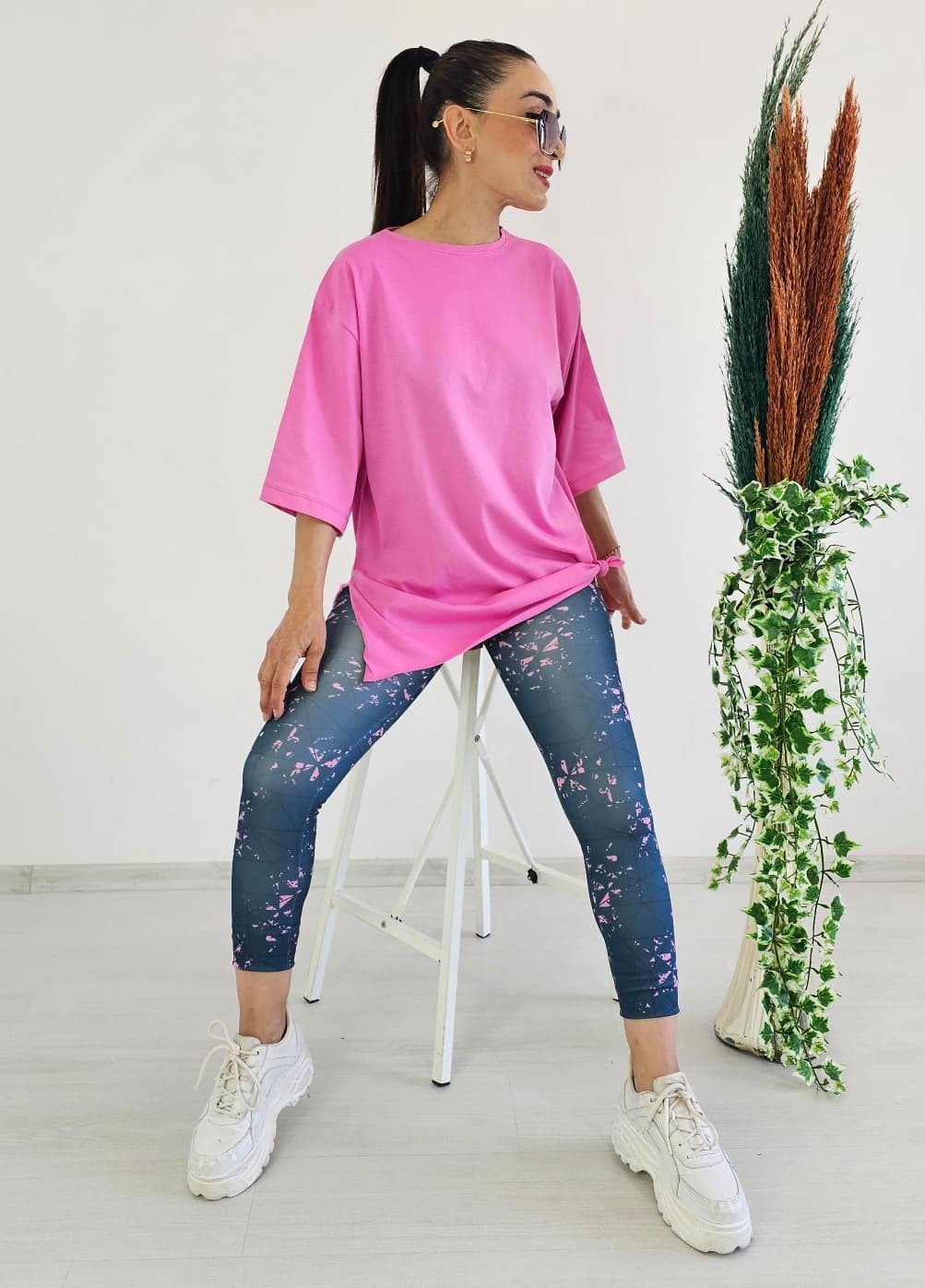 Yanları Yırtmaçlı Düz Tişört - Pembe