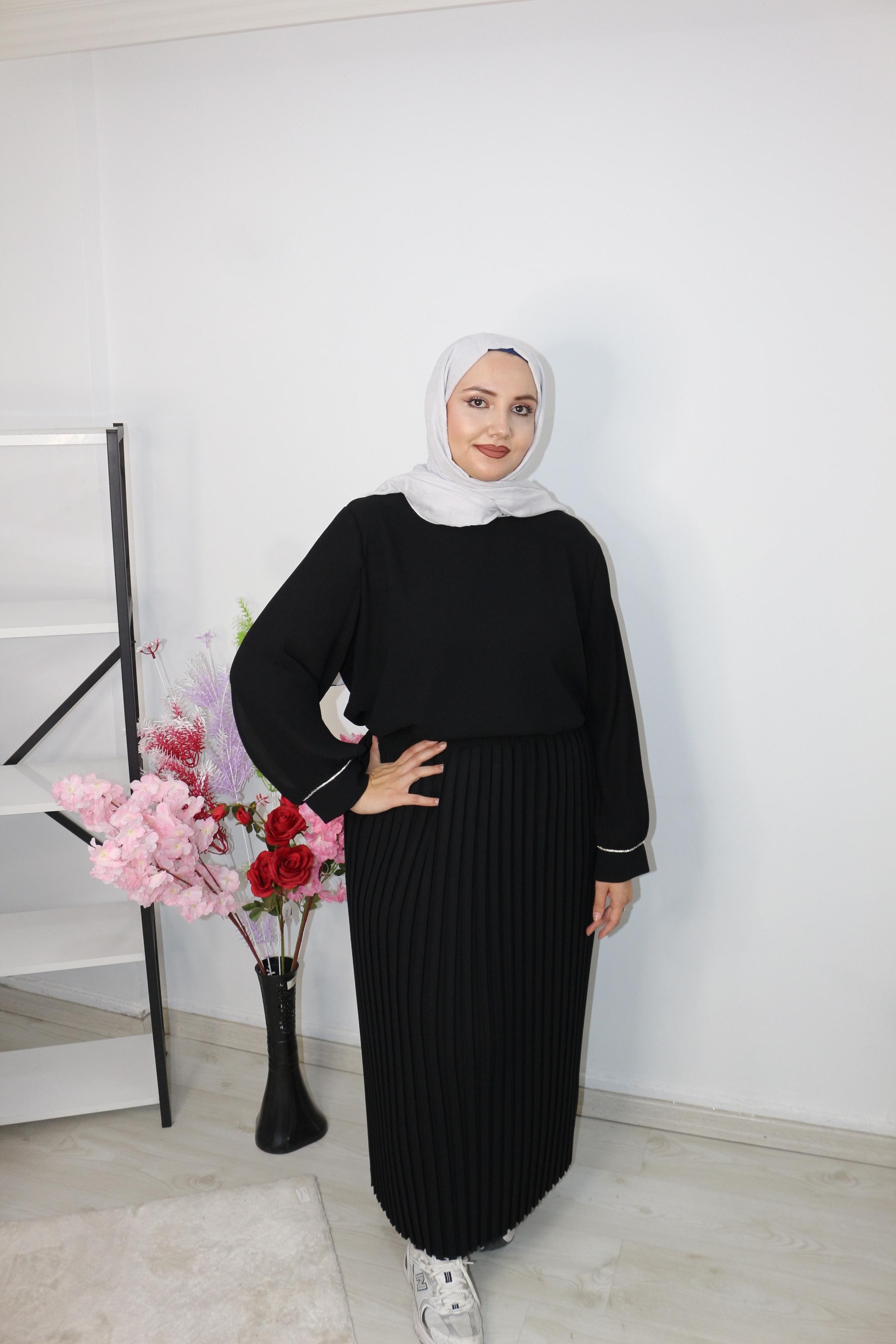 KREP KUMAŞ PİLİSE ETEKLİ TAKIM
