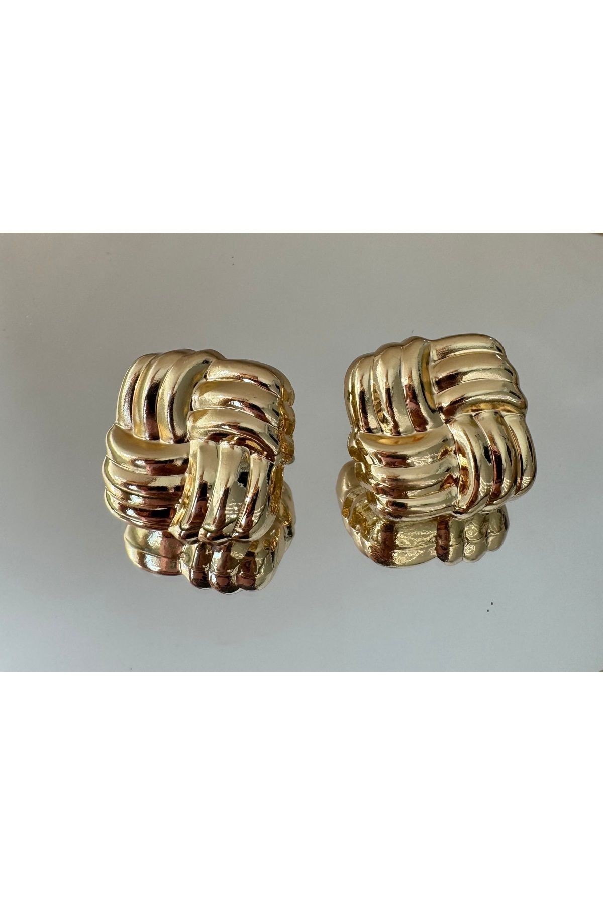 Çelik Gold Vintage Kare Küpe