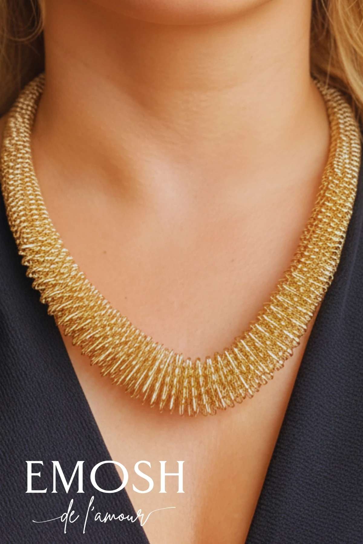 Zara Model Esnek Burgu Pirinç Kolye