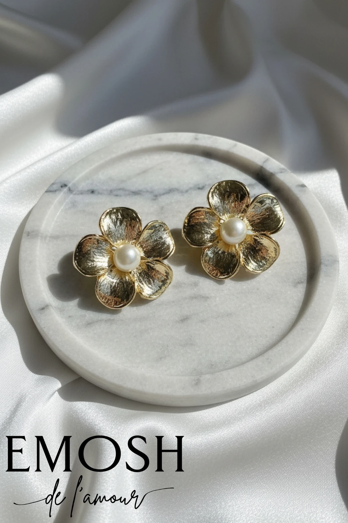 İnci Detaylı Altın Kaplama Çiçek Küpe | El Yapımı Zamansız Şıklık