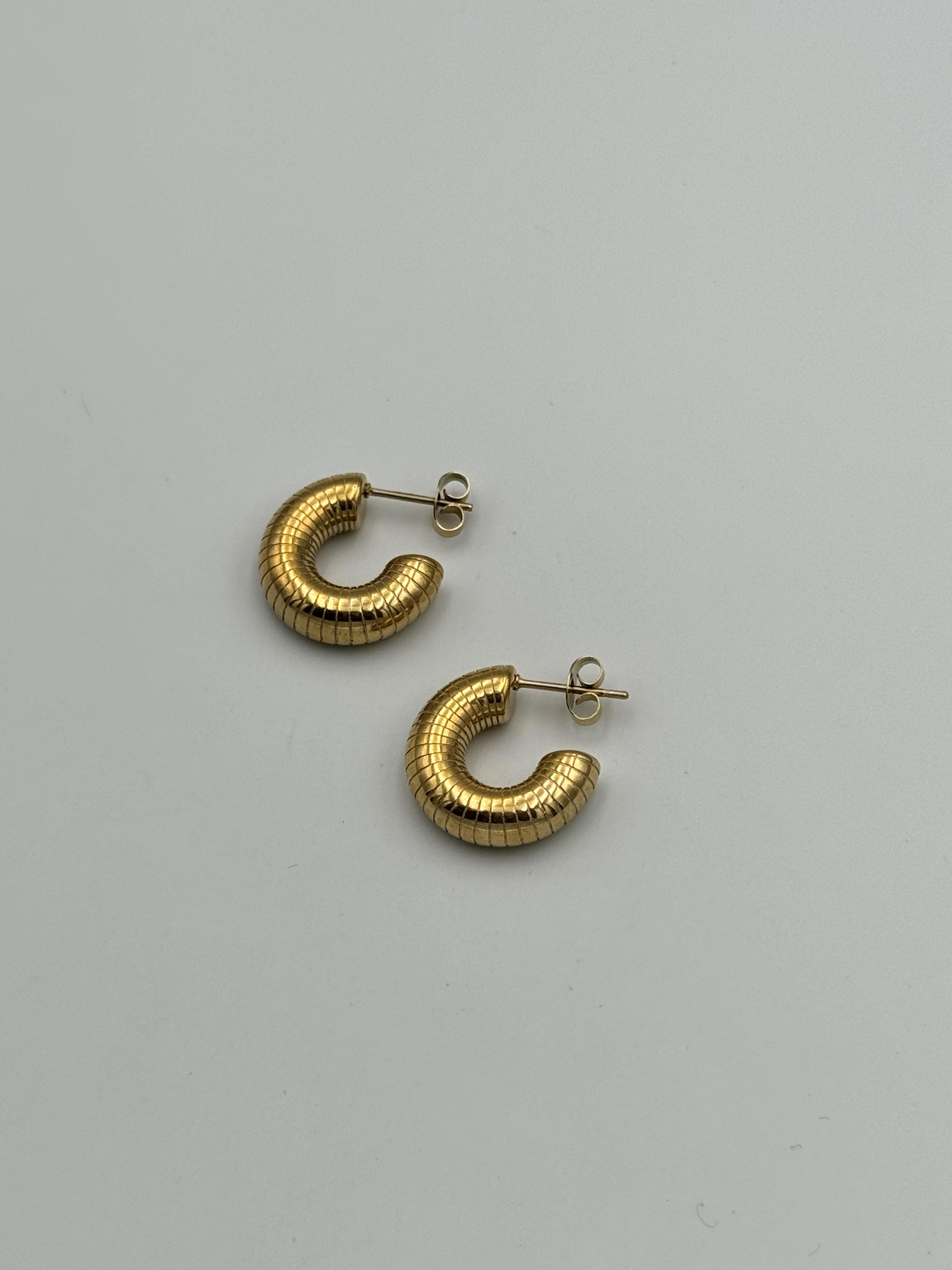 C MODEL ÇELİK KÜPE (GOLD)