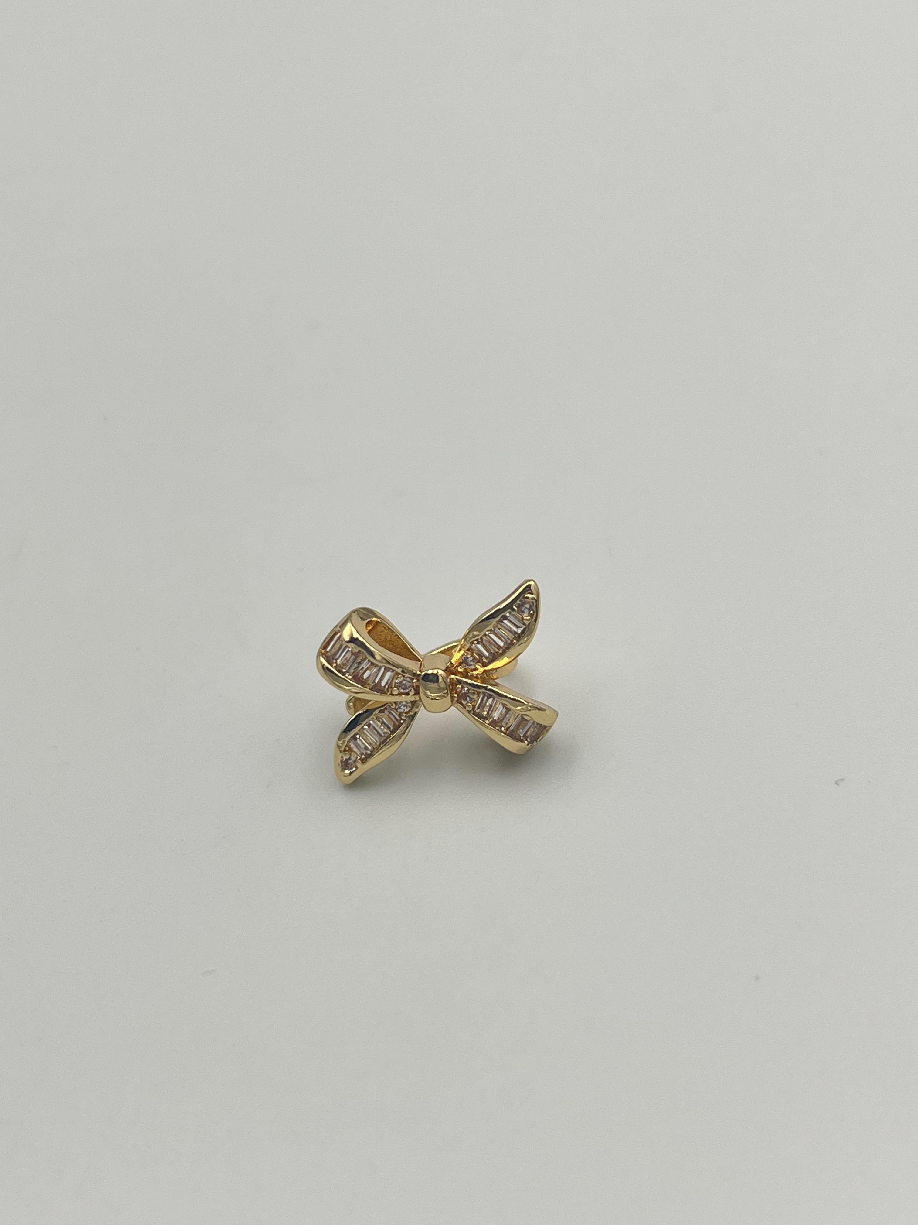 001248 FİYONK MODEL KIKIRDAK KÜPE (GOLD)