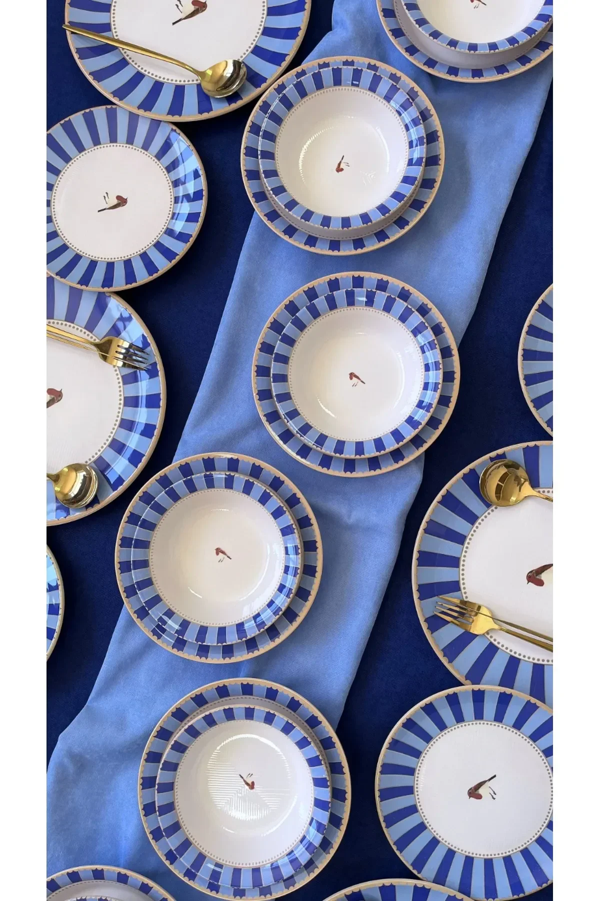 Love Birds Mavi 24 Parça 6 Kişilik Yemek Takımı – Zarafeti Sofranıza Taşıyan Özel Tasarım
