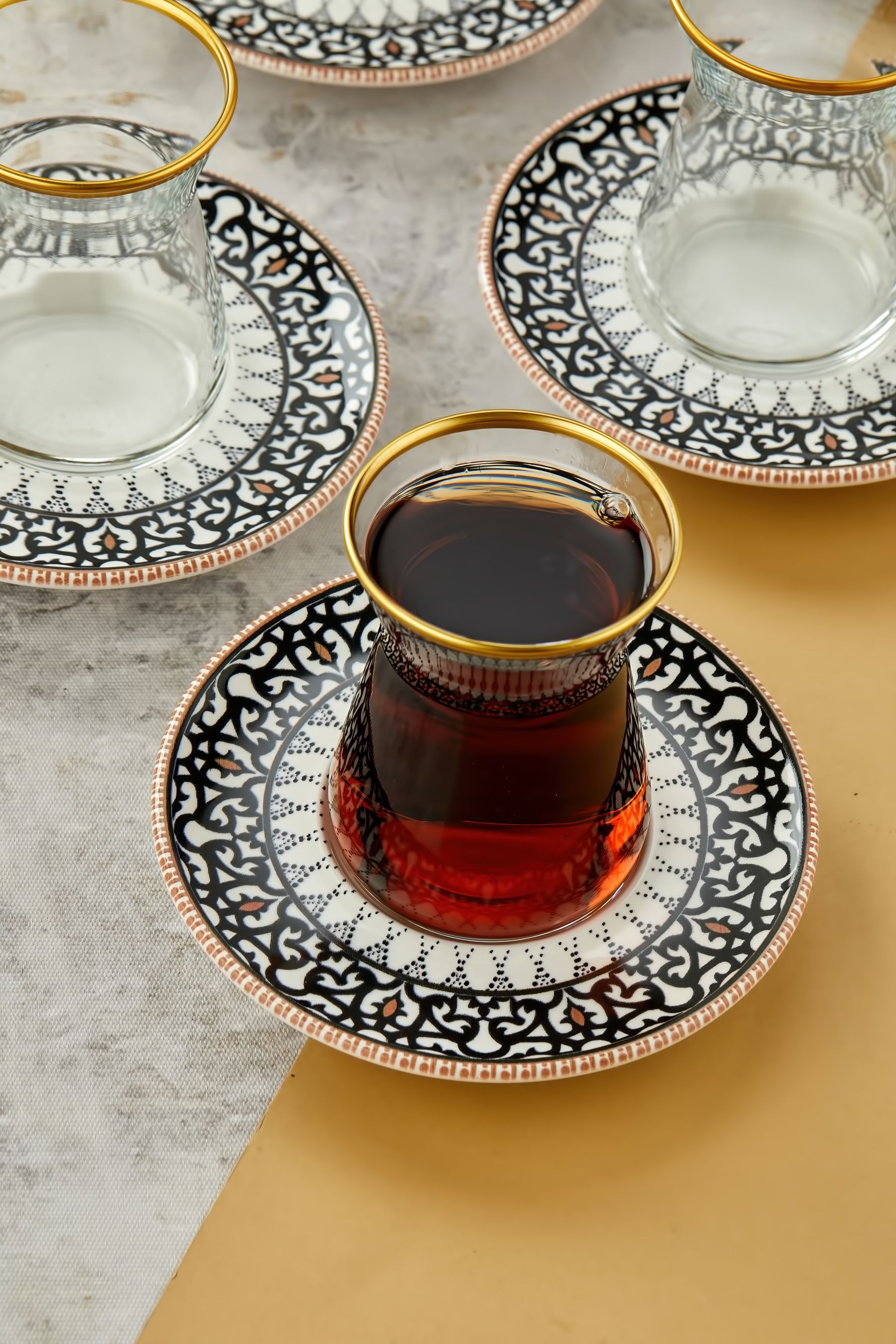 Siyah Motifli Gold 12 Parça 6 Kişilik Çay Bardağı ve Tabağı, Çay Takımı, Çay Seti