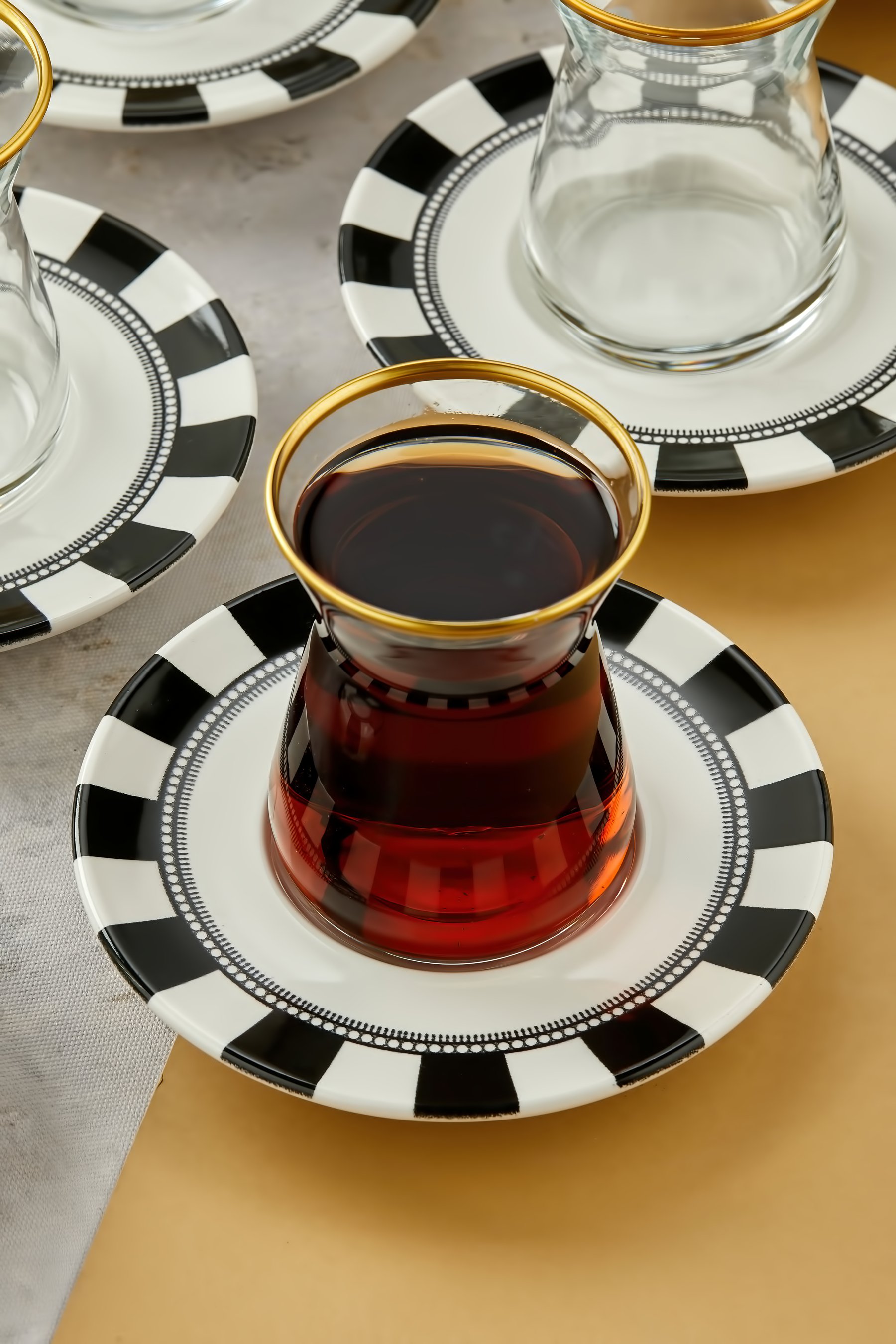 Karaca Model Gold Dekorlu 12 Parça 6 Kişilik Çay Bardağı Ve Tabağı, Çay Takımı, Çay Seti