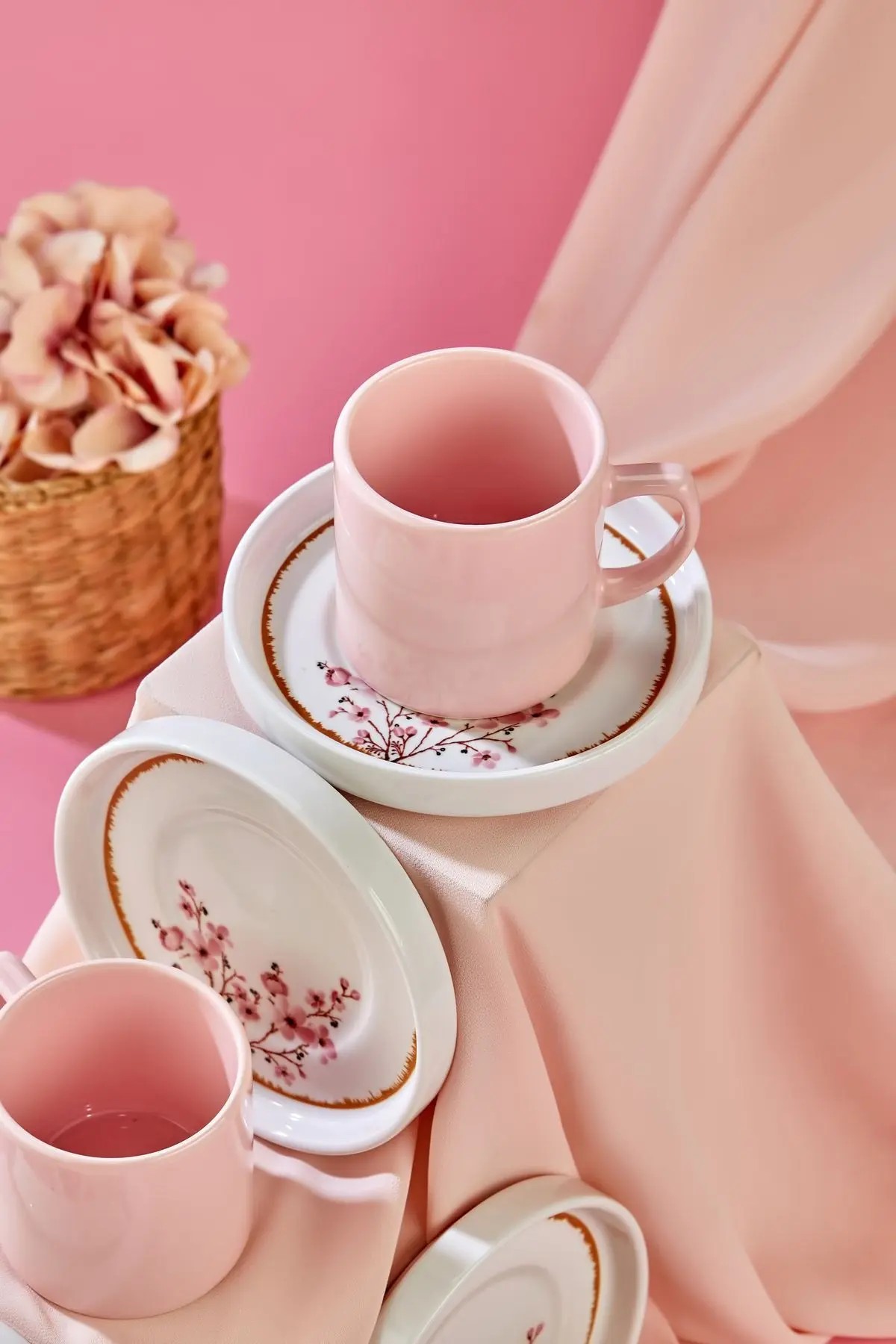 Sakura Pembe 12 Parça 6 Kişilik Kahve Fincan Takımı – Zarif Çiçek Deseni ile Romantik Kahve Sunumları