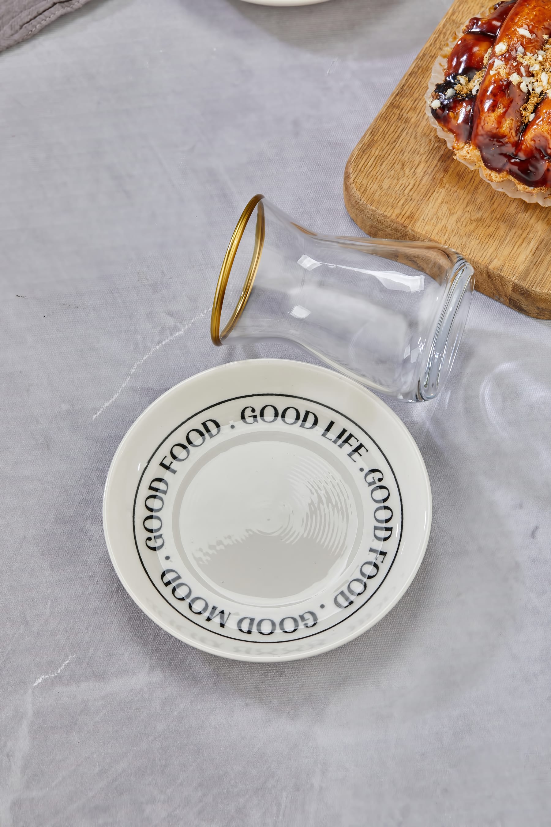 Good Mood, Good Food 12 Parça 6 Kişilik Çay Takımı – Şık Bardaklar ve Tabaklarla Keyifli Çay Saatleri