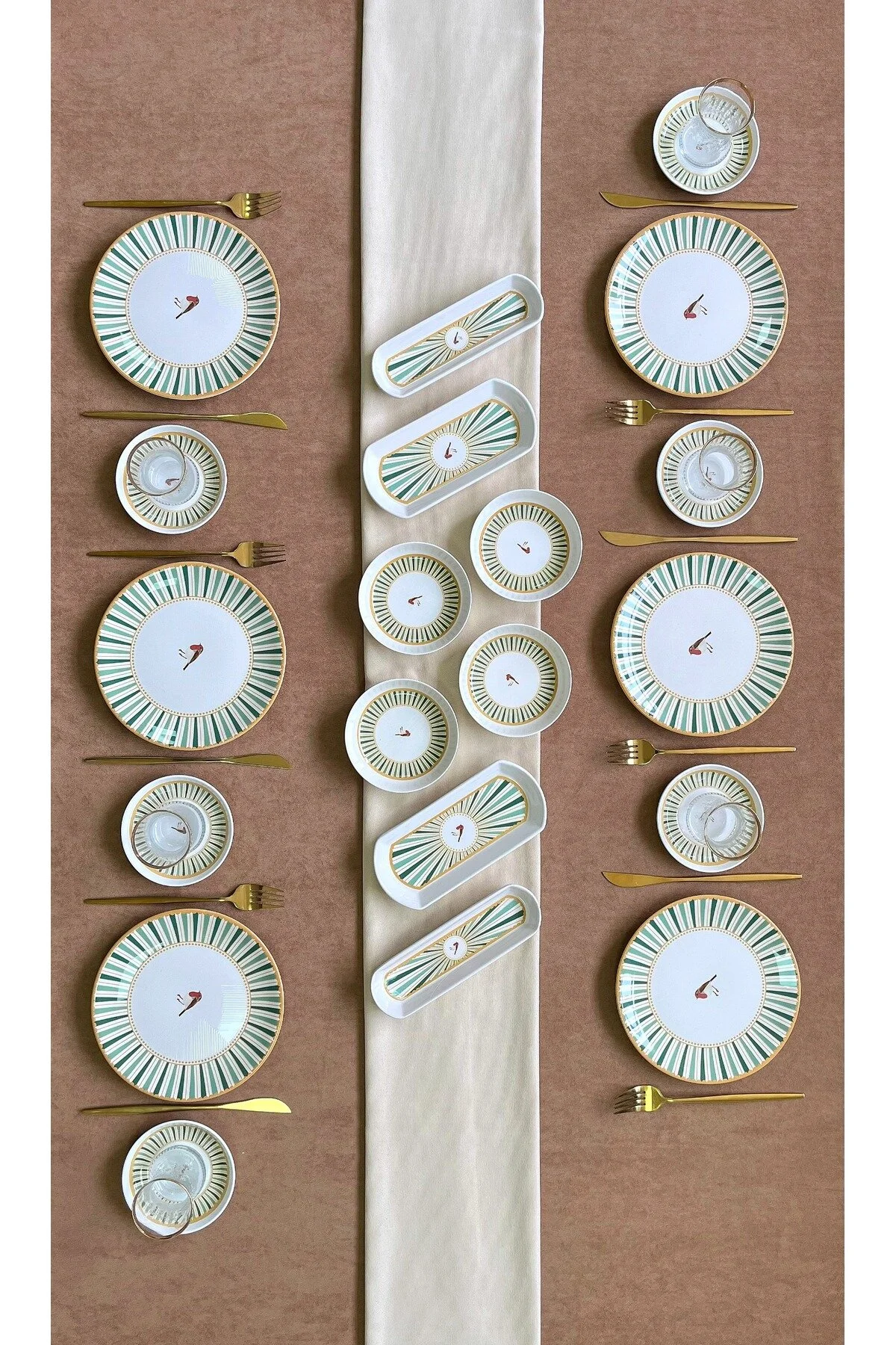 Sevda Kuşu Yeşil Kuş Desenli 20 Parça 6 Kişilik Kahvaltı Takımı – Doğanın Huzurunu Sofranıza Taşıyan Zarif Tasarım