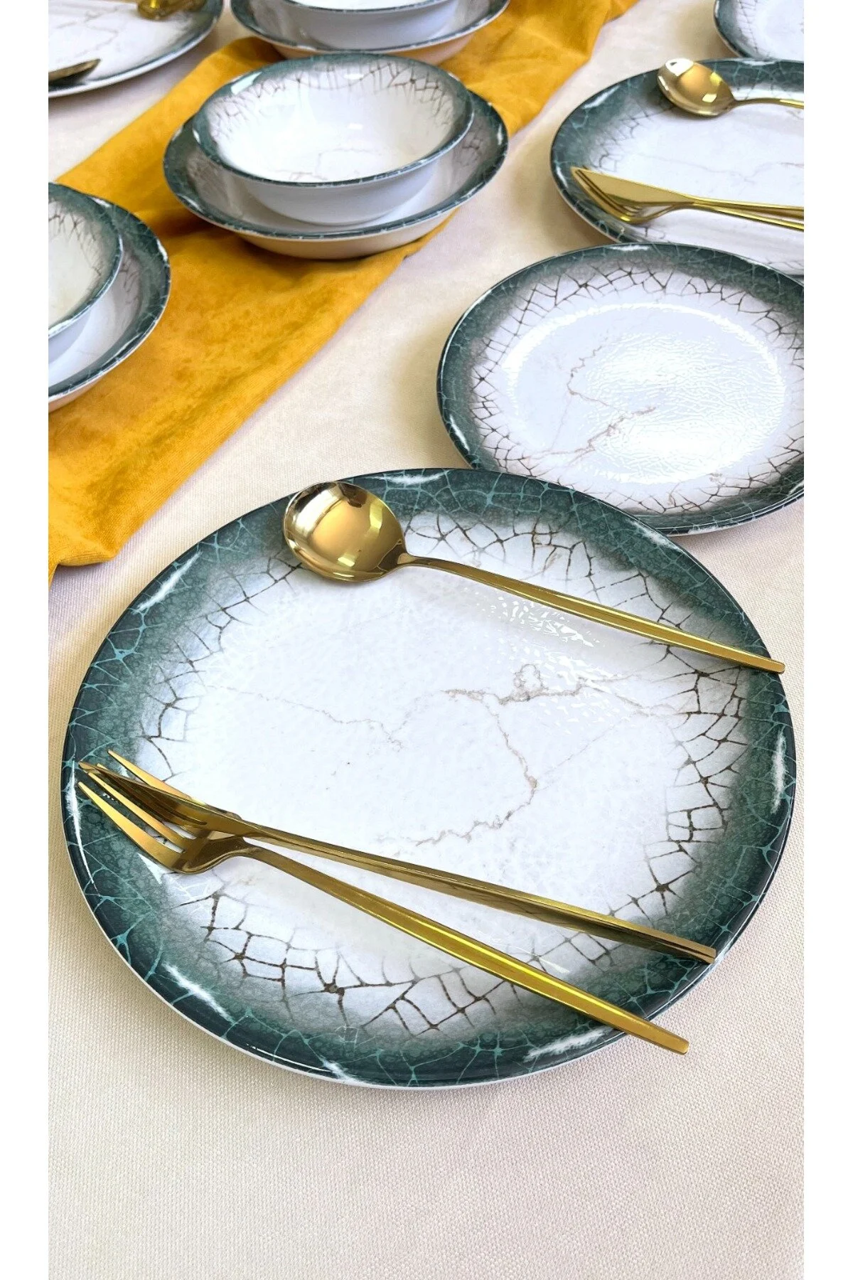 Yeşil Mermer Desenli 24 Parça 6 Kişilik Yemek Takımı – Doğal Mermer Şıklığı ve Modern Sofra Zarafeti