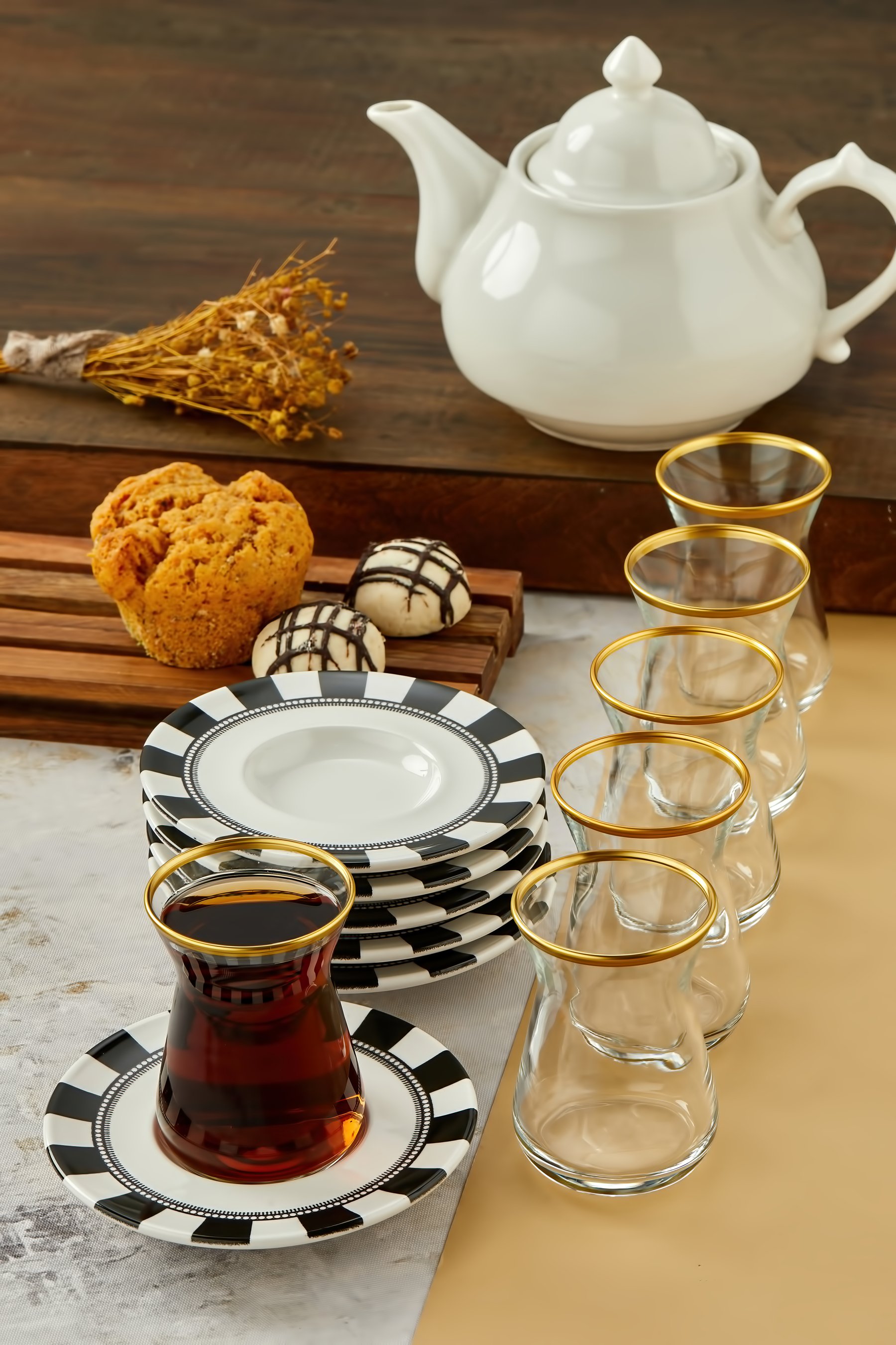 Karaca Model Gold Dekorlu 12 Parça 6 Kişilik Çay Bardağı Ve Tabağı, Çay Takımı, Çay Seti
