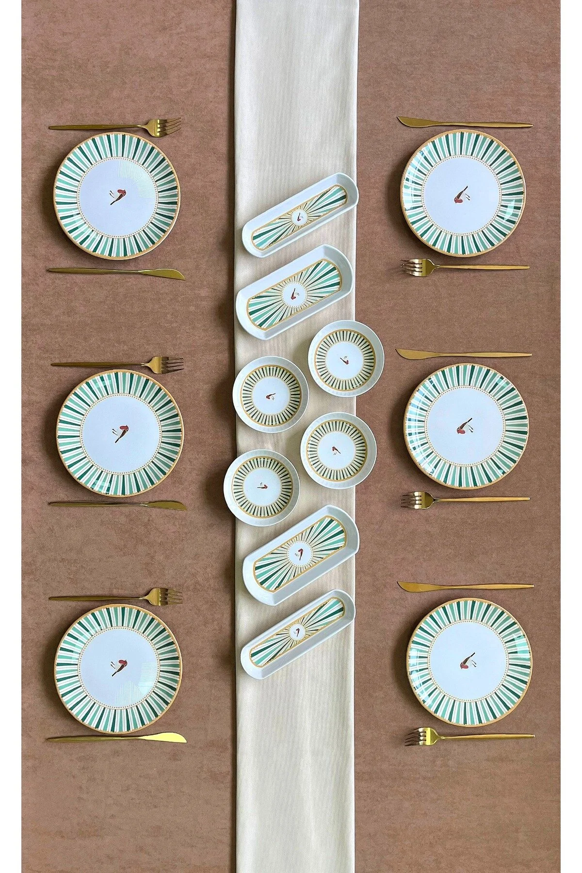 Sevda Kuşu Yeşil Kuş Desenli 14 Parça 6 Kişilik Kahvaltı Takımı – Doğanın Zarafetini Sofranıza Taşıyın