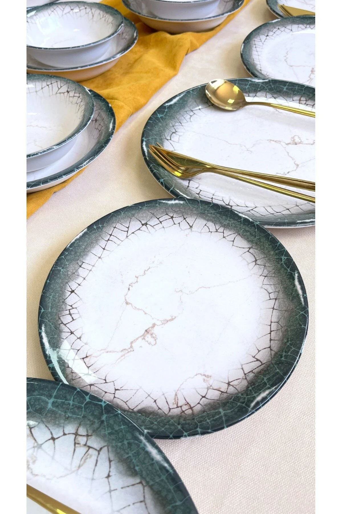 Yeşil Mermer Desenli 24 Parça 6 Kişilik Yemek Takımı – Doğal Mermer Şıklığı ve Modern Sofra Zarafeti