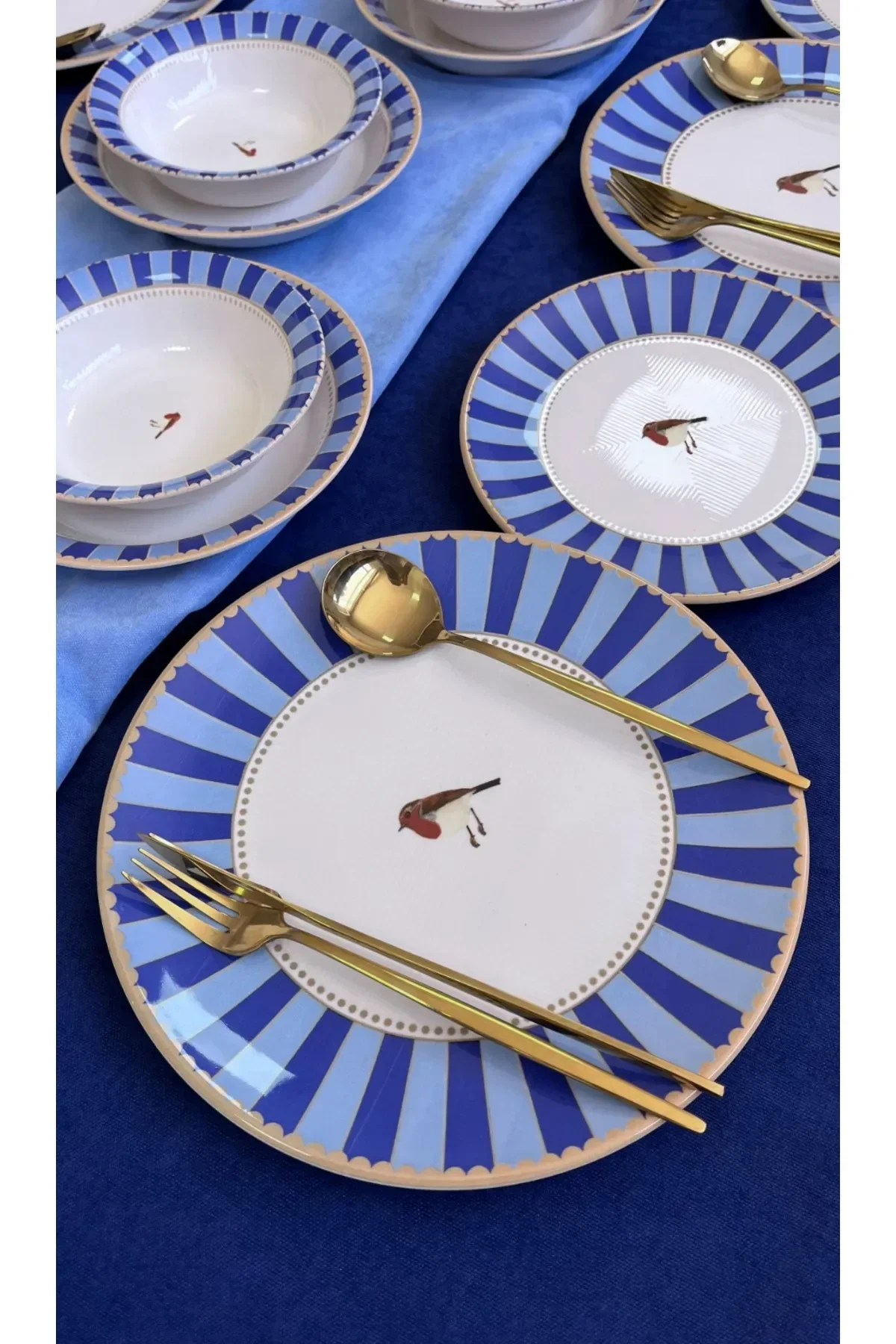 Love Birds Mavi 24 Parça 6 Kişilik Yemek Takımı – Zarafeti Sofranıza Taşıyan Özel Tasarım