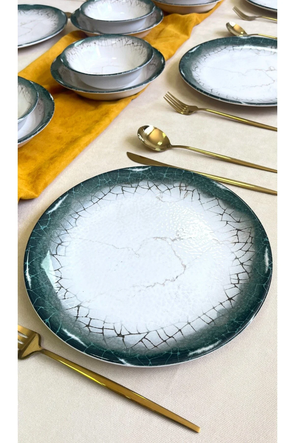 Yeşil Mermer Desenli 18 Parça 6 Kişilik Yemek Takımı – Doğal Mermer Şıklığı ve Modern Sofra Zarafeti