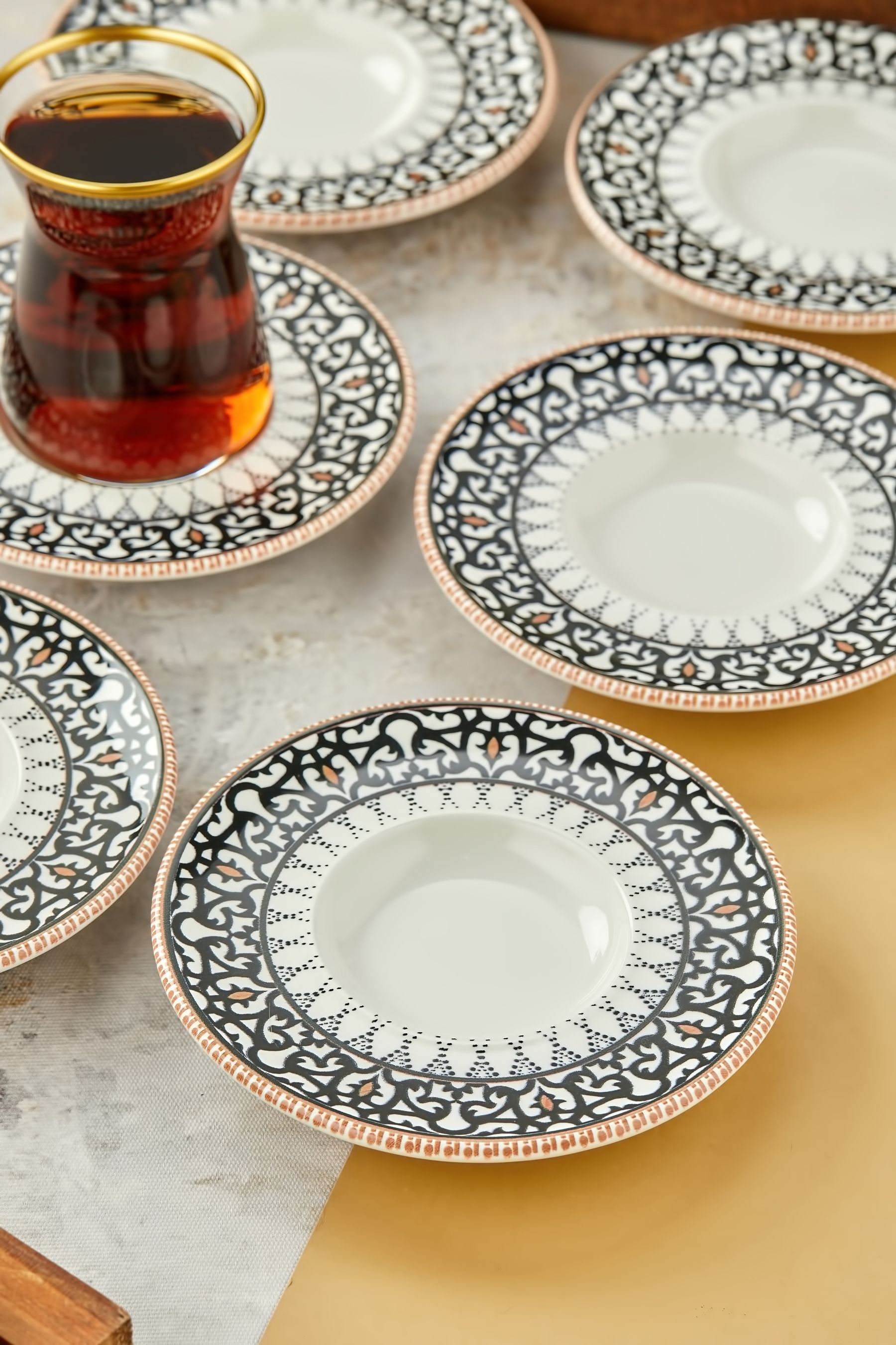 Siyah Motifli 6 Kişilik Çay Tabağı, Bardak Altlığı