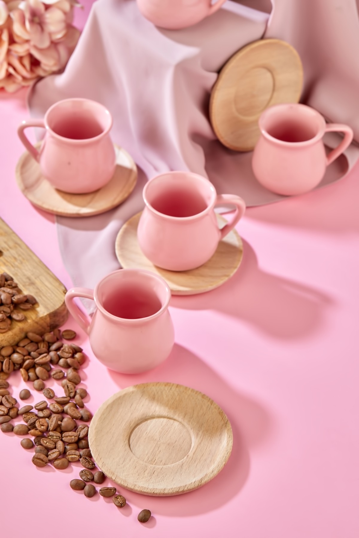 12 Parça Serenity Lüx Seramik 6 Kişilik Ahşap Tabaklı Kahve Pembe Fincan Takımı, Seti