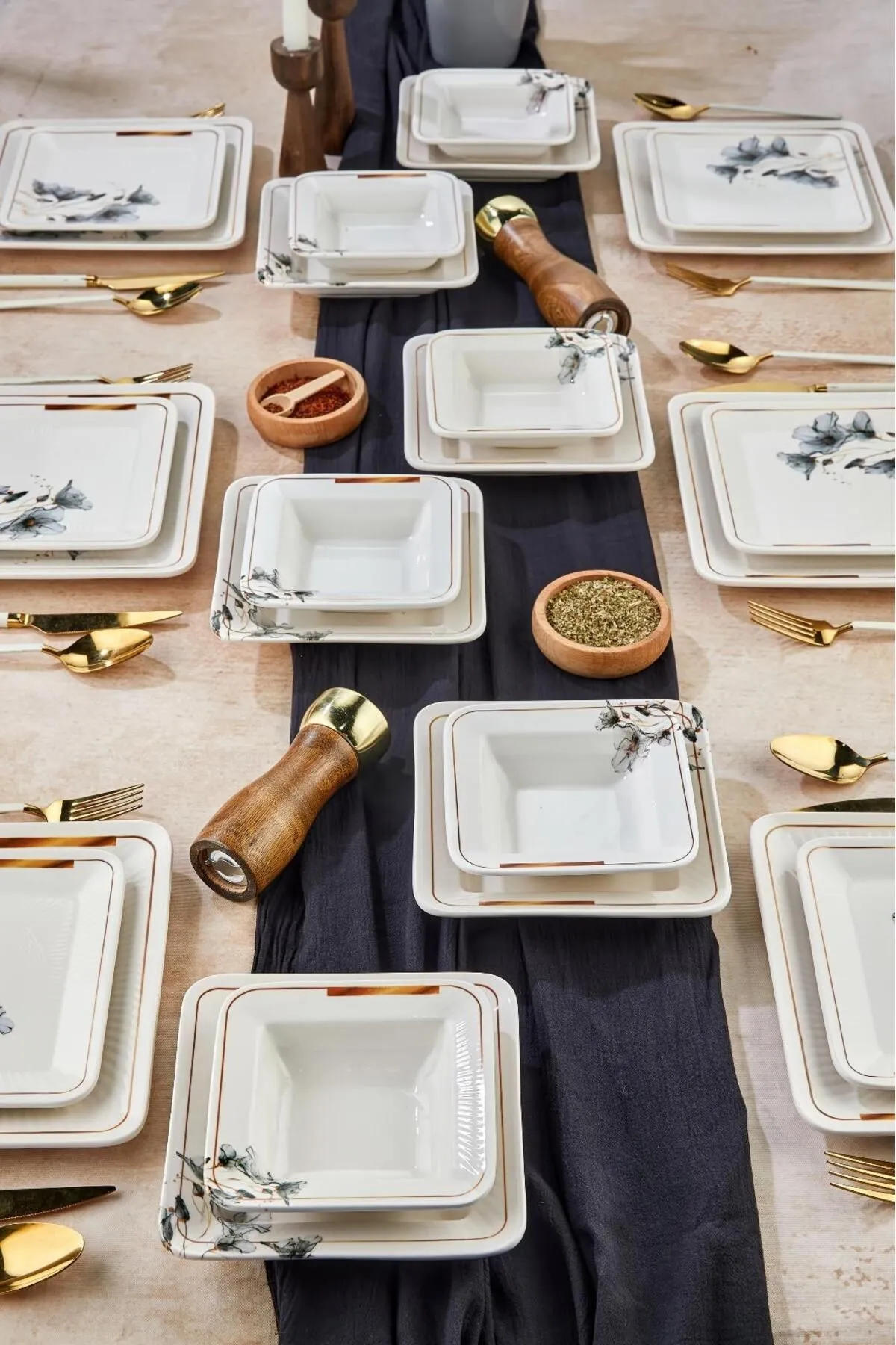 Lotus 24 Parça 6 Kişilik Yemek Takımı – Lotus Çiçeğinin Zarafeti ve Modern Sofra Şıklığı