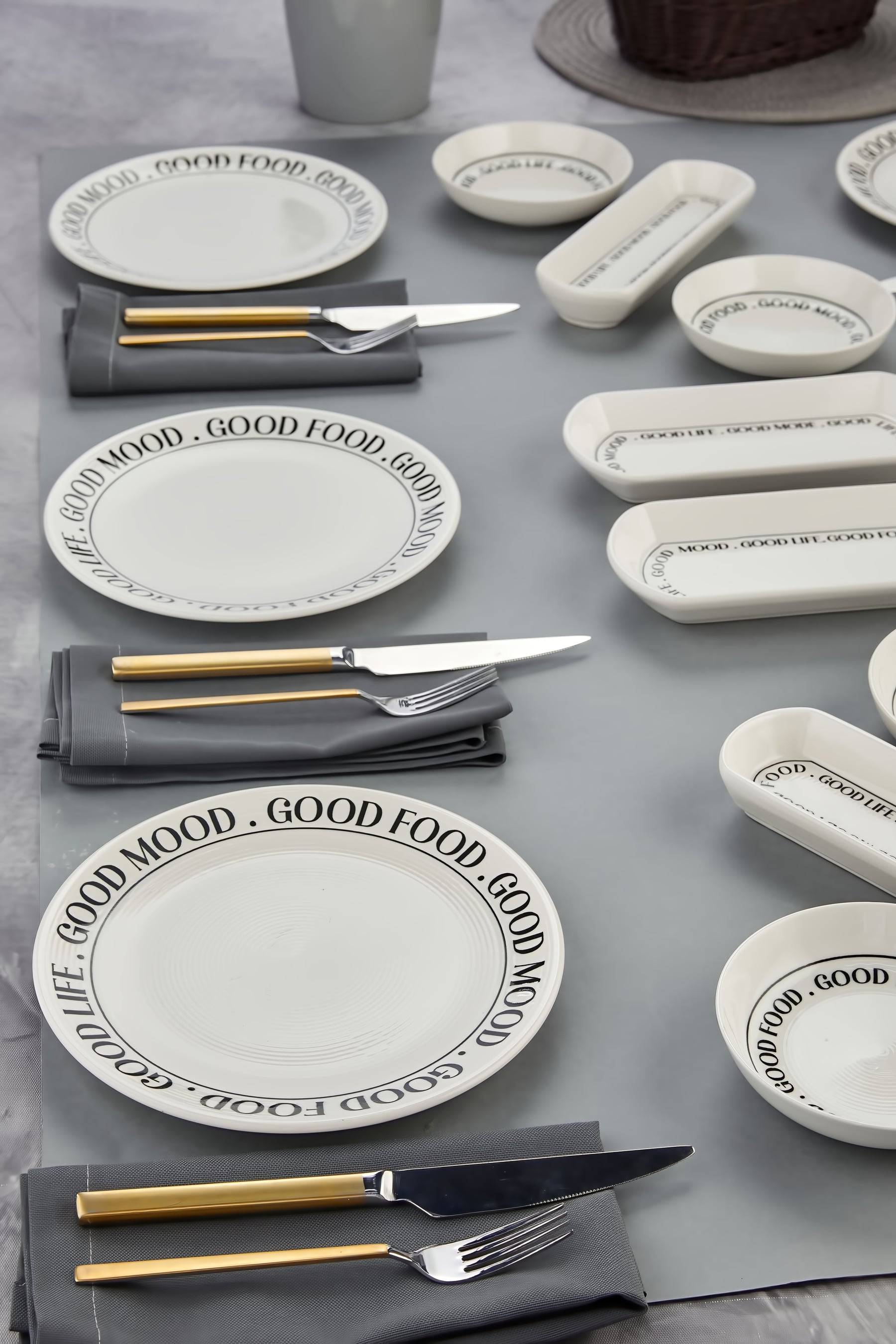 Good Mood, Good Food 14 Parça 6 Kişilik Kahvaltı Takımı – Enerjik ve Şık Sofralar İçin