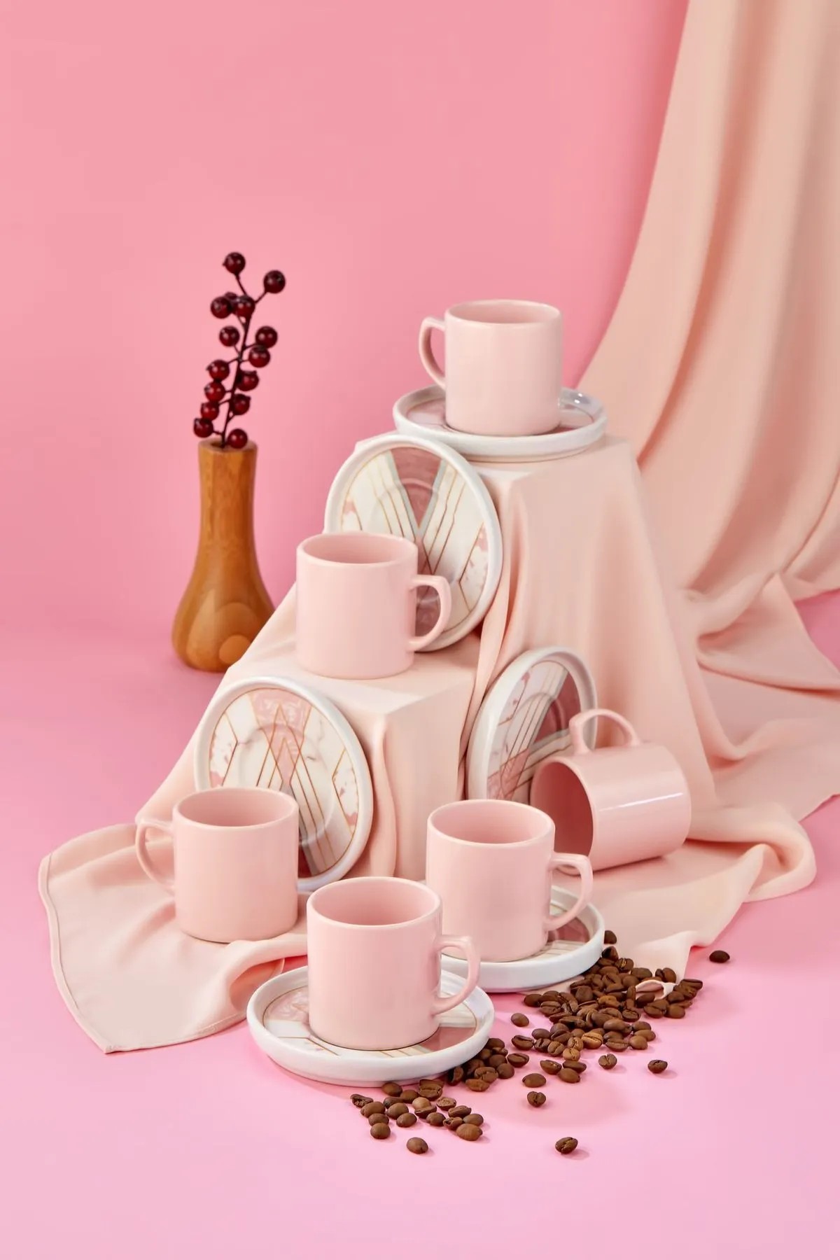 Mermer Desenli Pembe 12 Parça 6 Kişilik Kahve Fincan Takımı – Modern Zarafet ve Romantik Kahve Sunumlarının Vazgeçilmezi