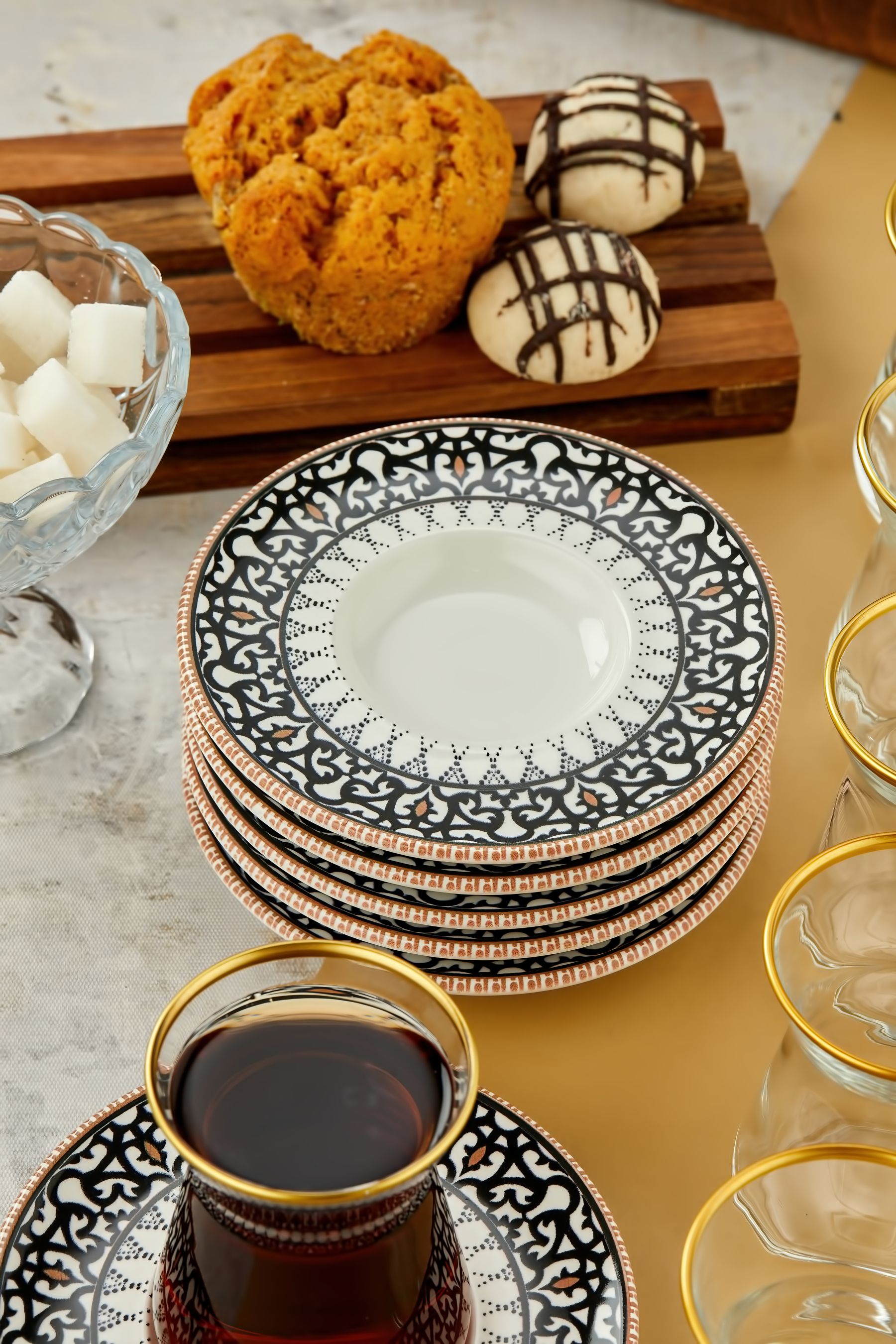 Siyah Motifli Gold 12 Parça 6 Kişilik Çay Bardağı ve Tabağı, Çay Takımı, Çay Seti