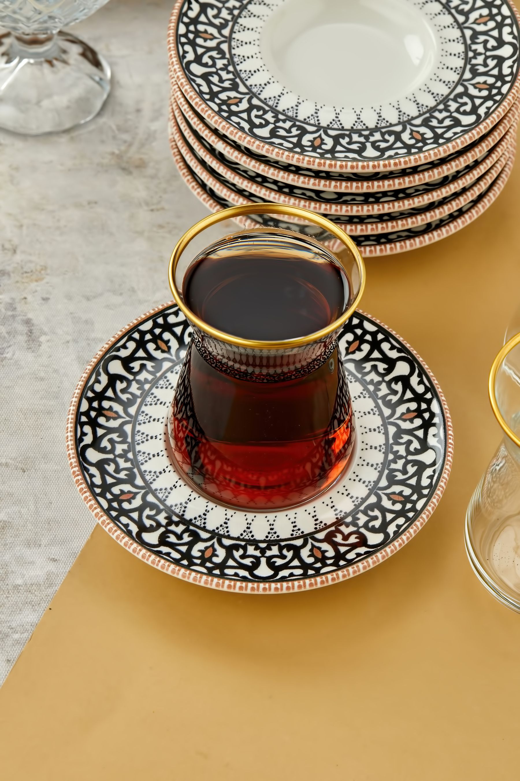 Siyah Motifli Gold 12 Parça 6 Kişilik Çay Bardağı ve Tabağı, Çay Takımı, Çay Seti