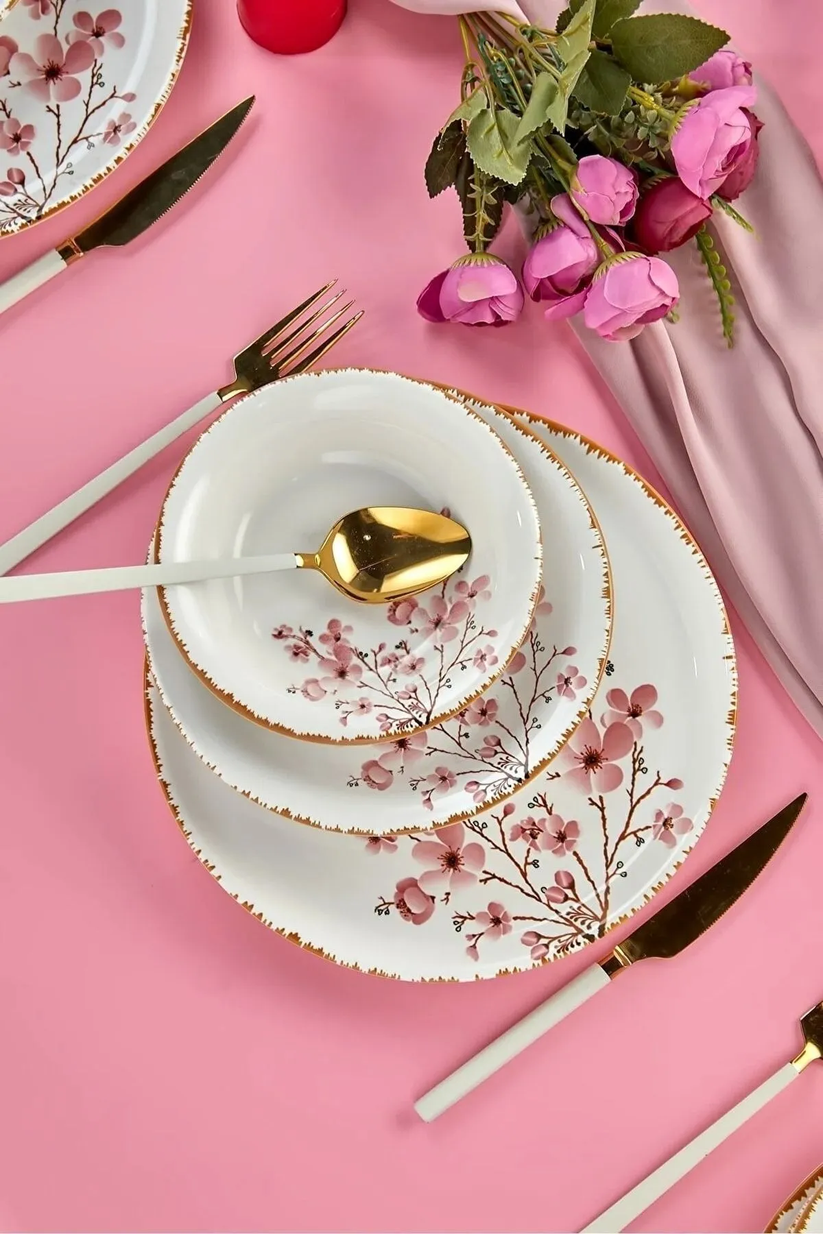 Pembe Sakura 18 Parça 6 Kişilik Yemek Takımı – Zarif Kiraz Çiçeği Deseni ve Pastel Pembe Şıklığı