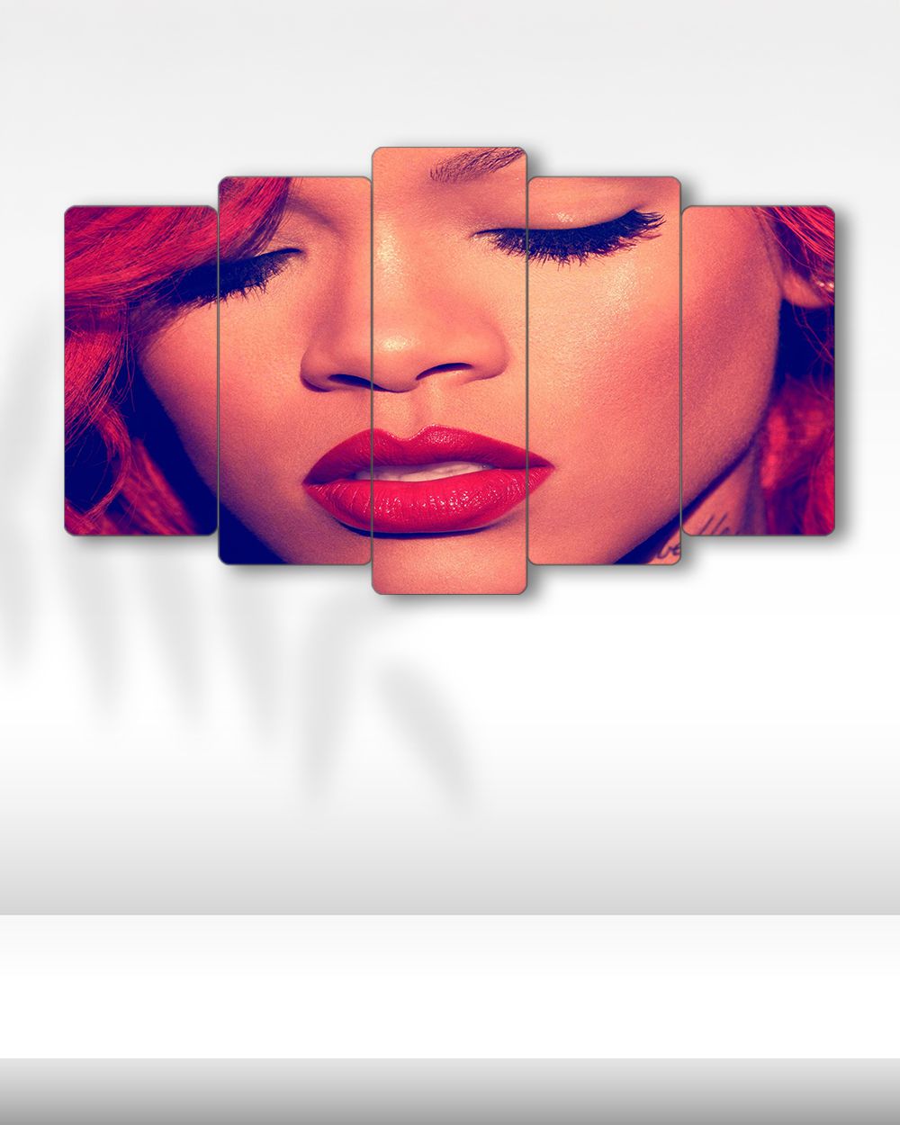 Rihanna, Kırmızı Saç ve Kapatılmış Gözler - 5 Parçalı Tablo