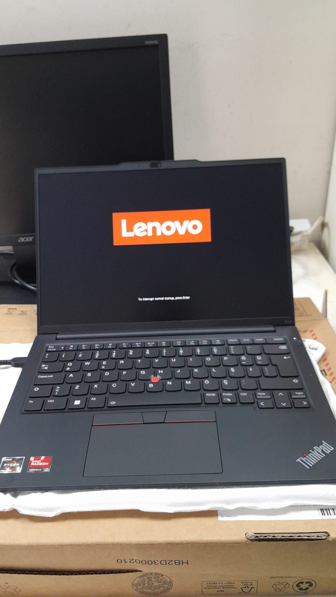 Lenovo Thinkpad E14 Gen 5 Amd Ryzen 5 7530U 16GB 512GB SSD 14" Fhd+ Freedos Taşınabilir Bilgisayar 21JR0009TX(Kargo Hasarlı)