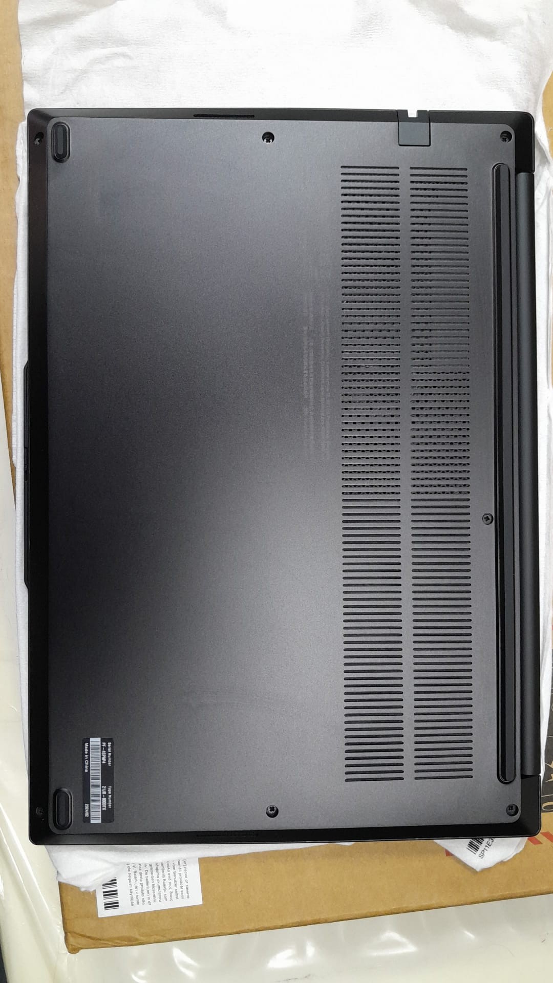 Lenovo Thinkpad E14 Gen 5 Amd Ryzen 5 7530U 16GB 512GB SSD 14" Fhd+ Freedos Taşınabilir Bilgisayar 21JR0009TX(Kargo Hasarlı)