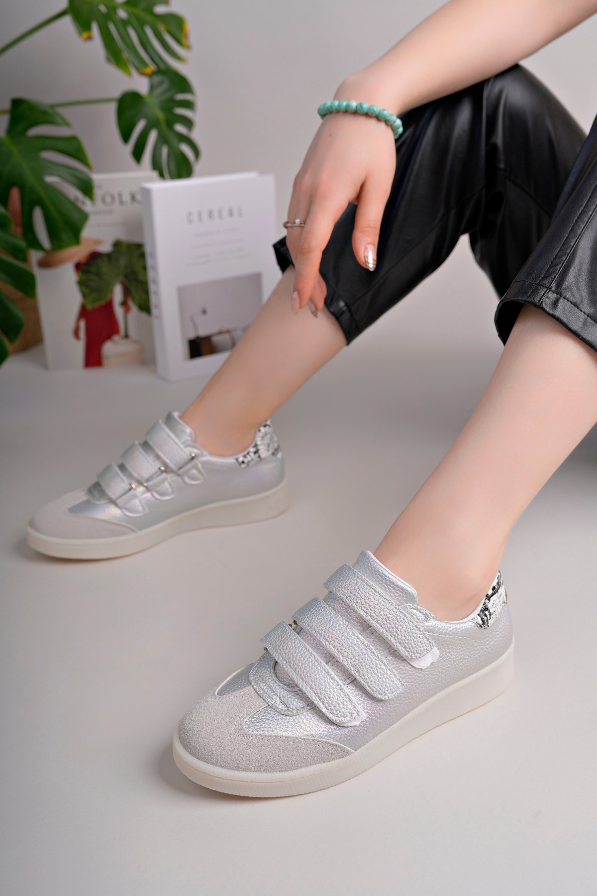 Cırtlı Yılan Garnili Kadın Sneakers 