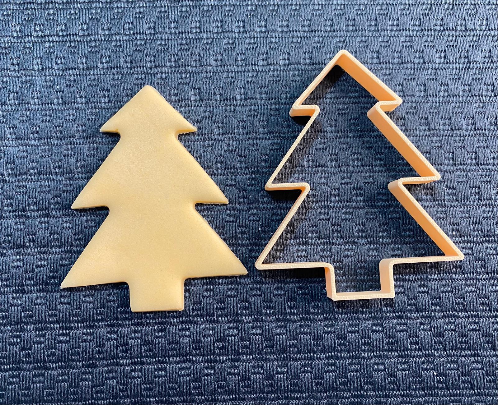 Yılbaşı ağacı kesici