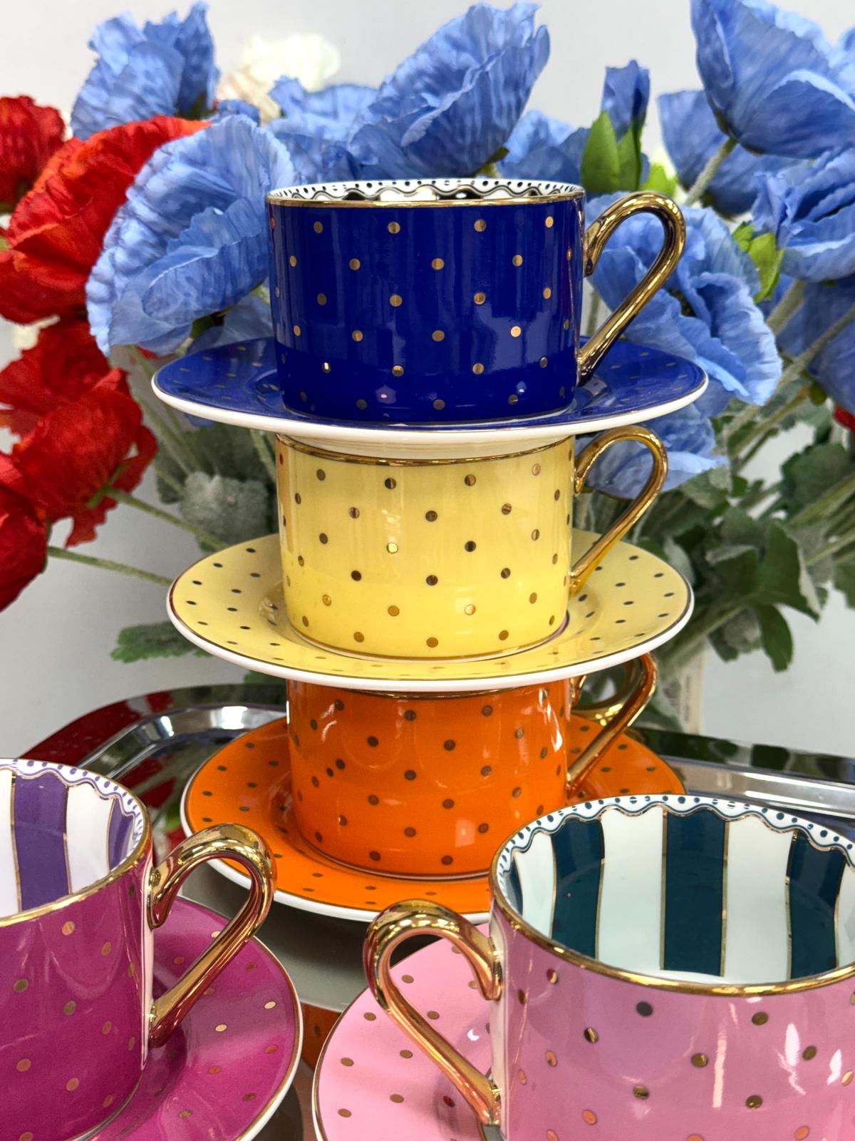 Puantiyeli Porselen Çay Fincan Takımı 200 cc