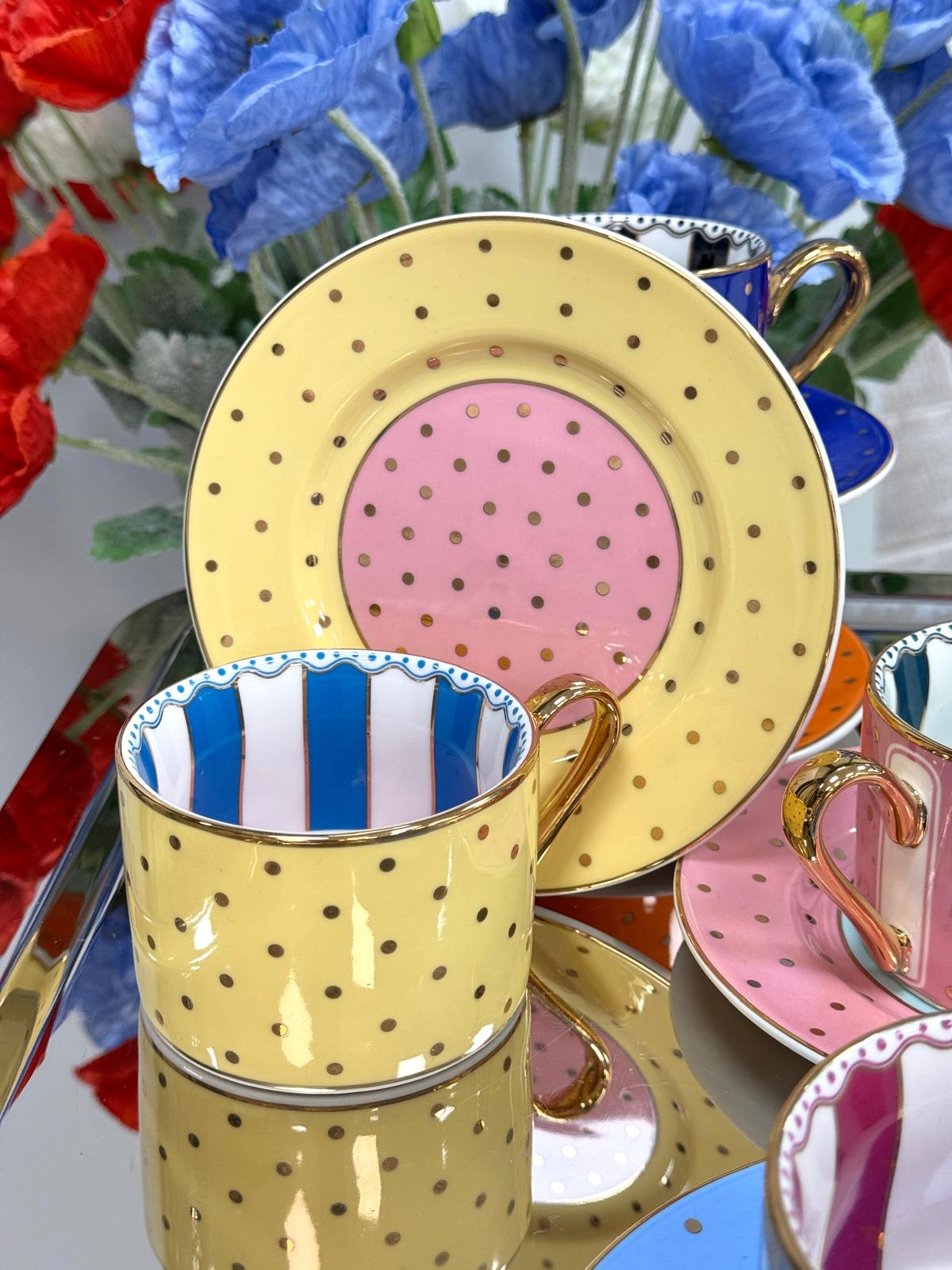 Puantiyeli Porselen Çay Fincan Takımı 200 cc