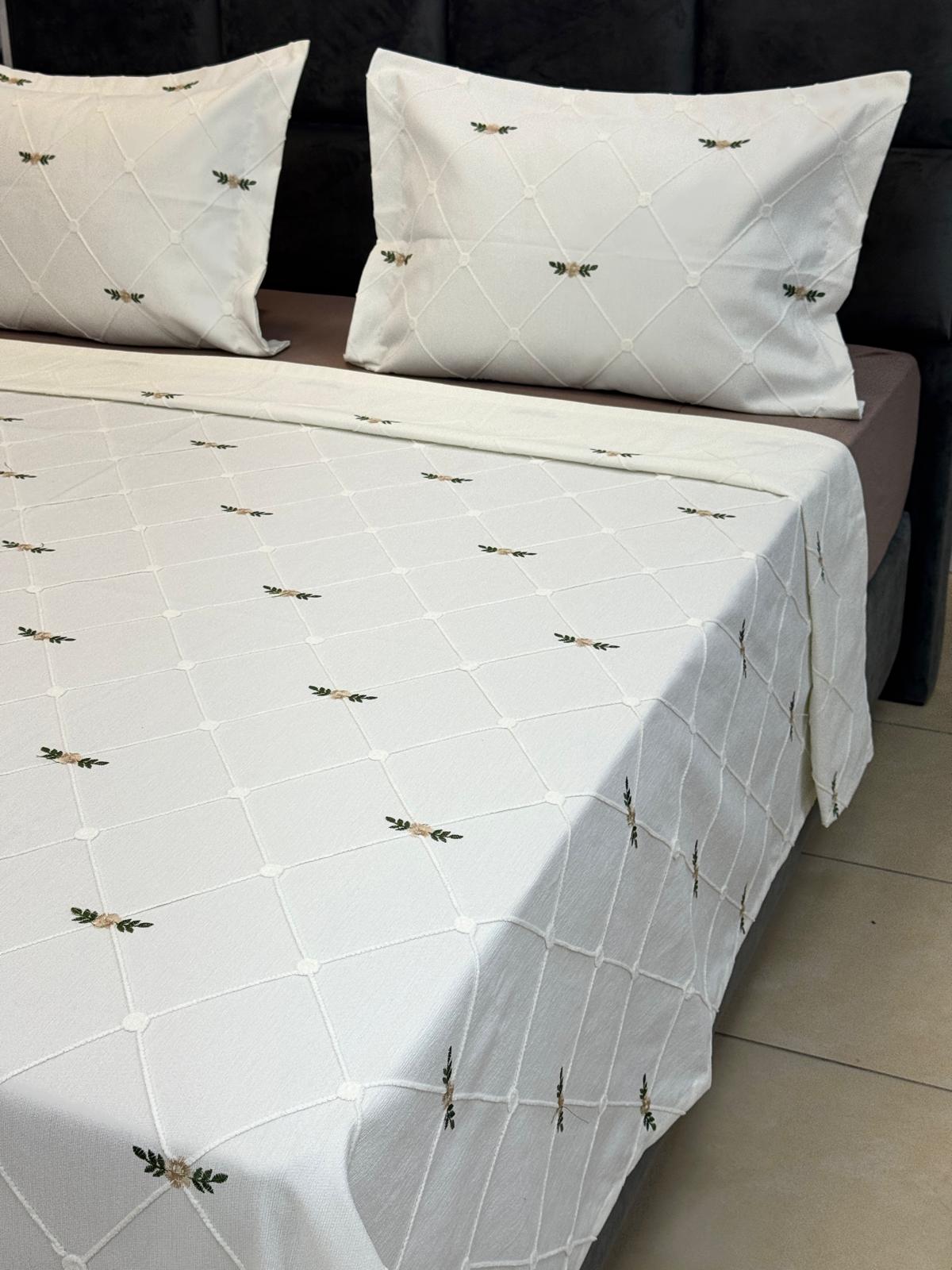 Karaca Pearl Nakışlı Pike Takımı 260/260 cm