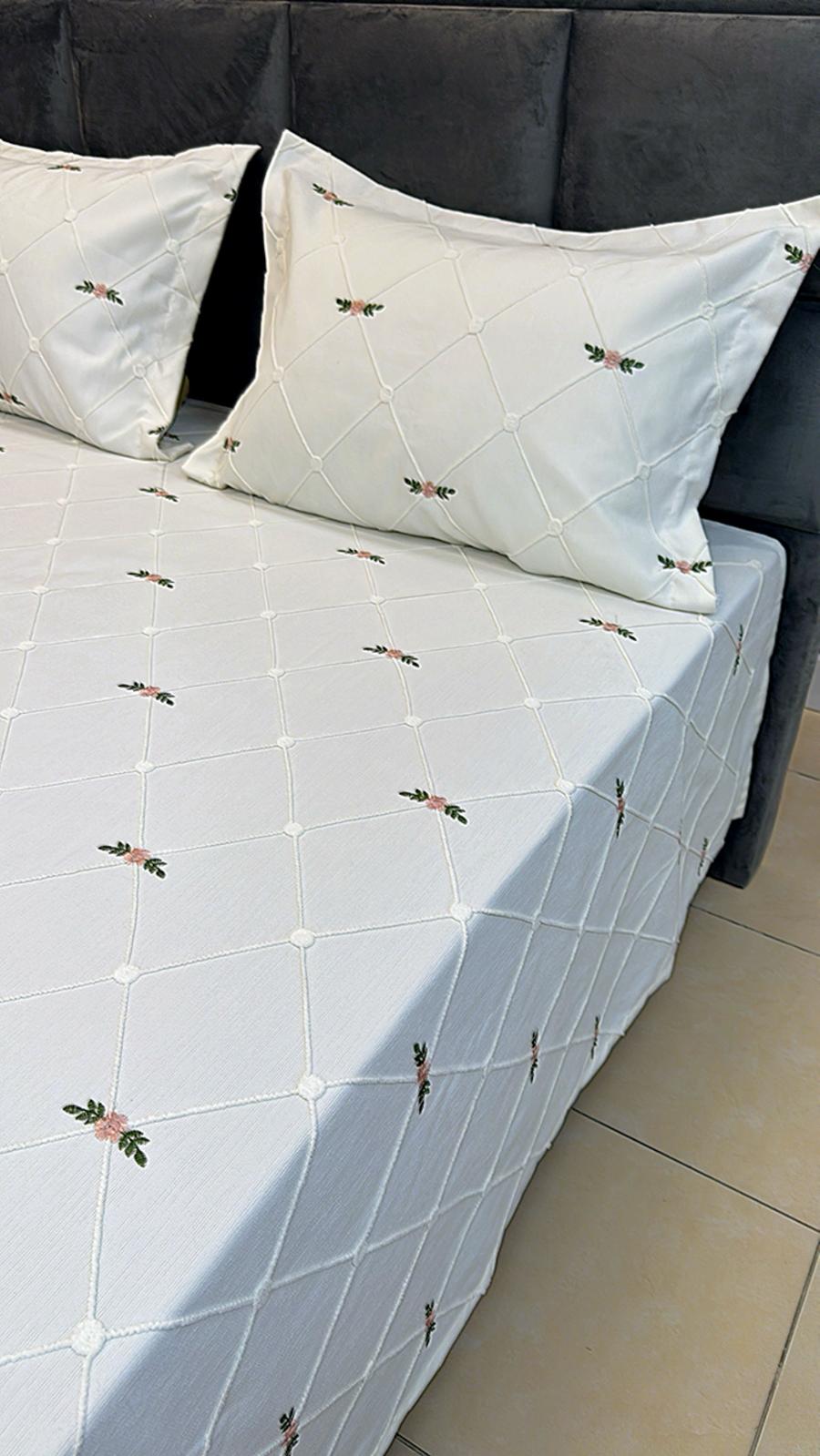 Karaca Pearl Nakışlı Pike Takımı 260/260 cm