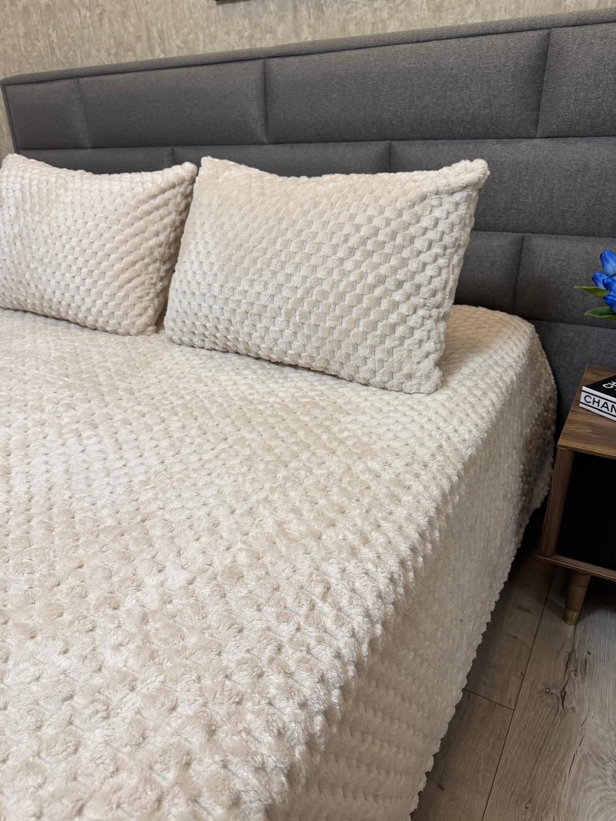 Berry Concept Peluş Çift Kişilik Yatak Örtüsü Seti Pıt Pıt  Model  245/260 cm
