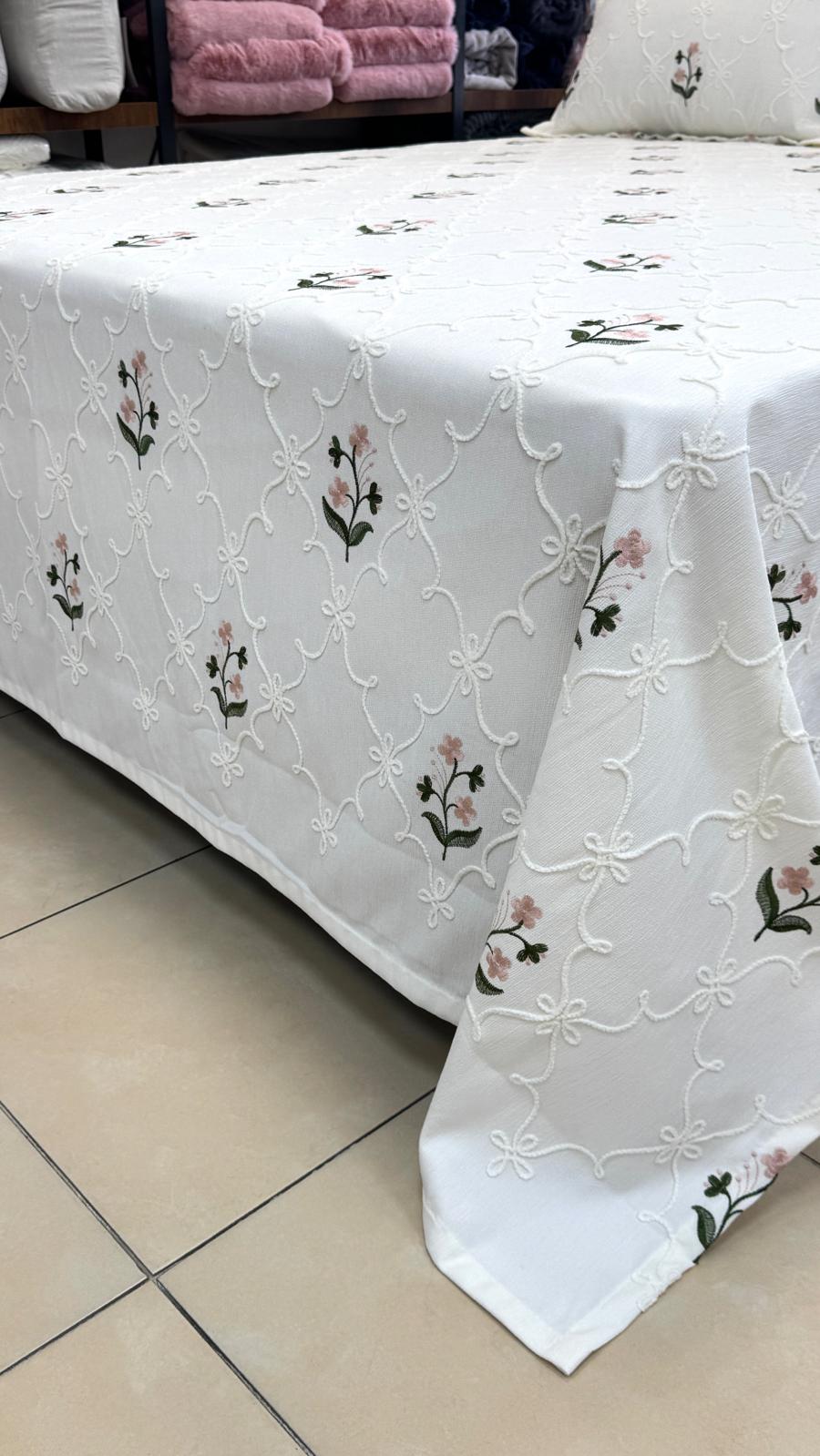 GARDEN ÇİFT KİŞİLİK NAKIŞLI PİKE TAKIMI 260/260 CM