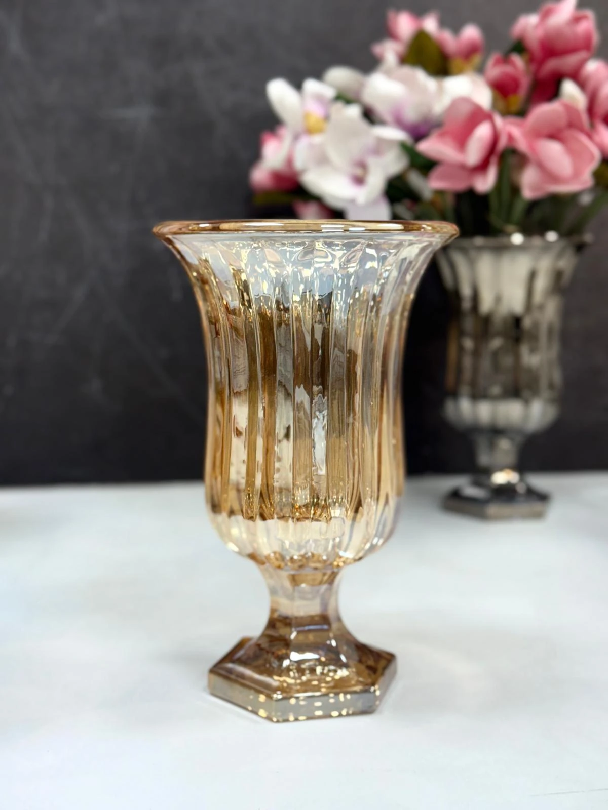 Bal Renk Ayaklı Cam Vazo 28 cm