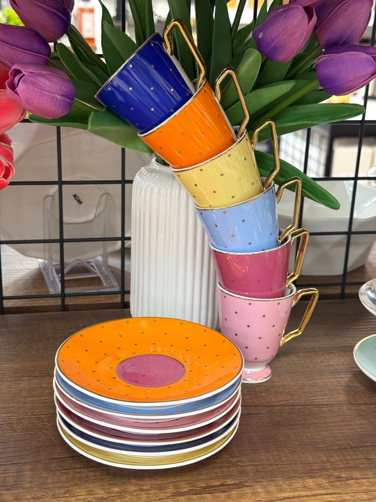 PUANTİYELİ PORSELEN FİNCAN TAKIMI 6 KİŞİLİK