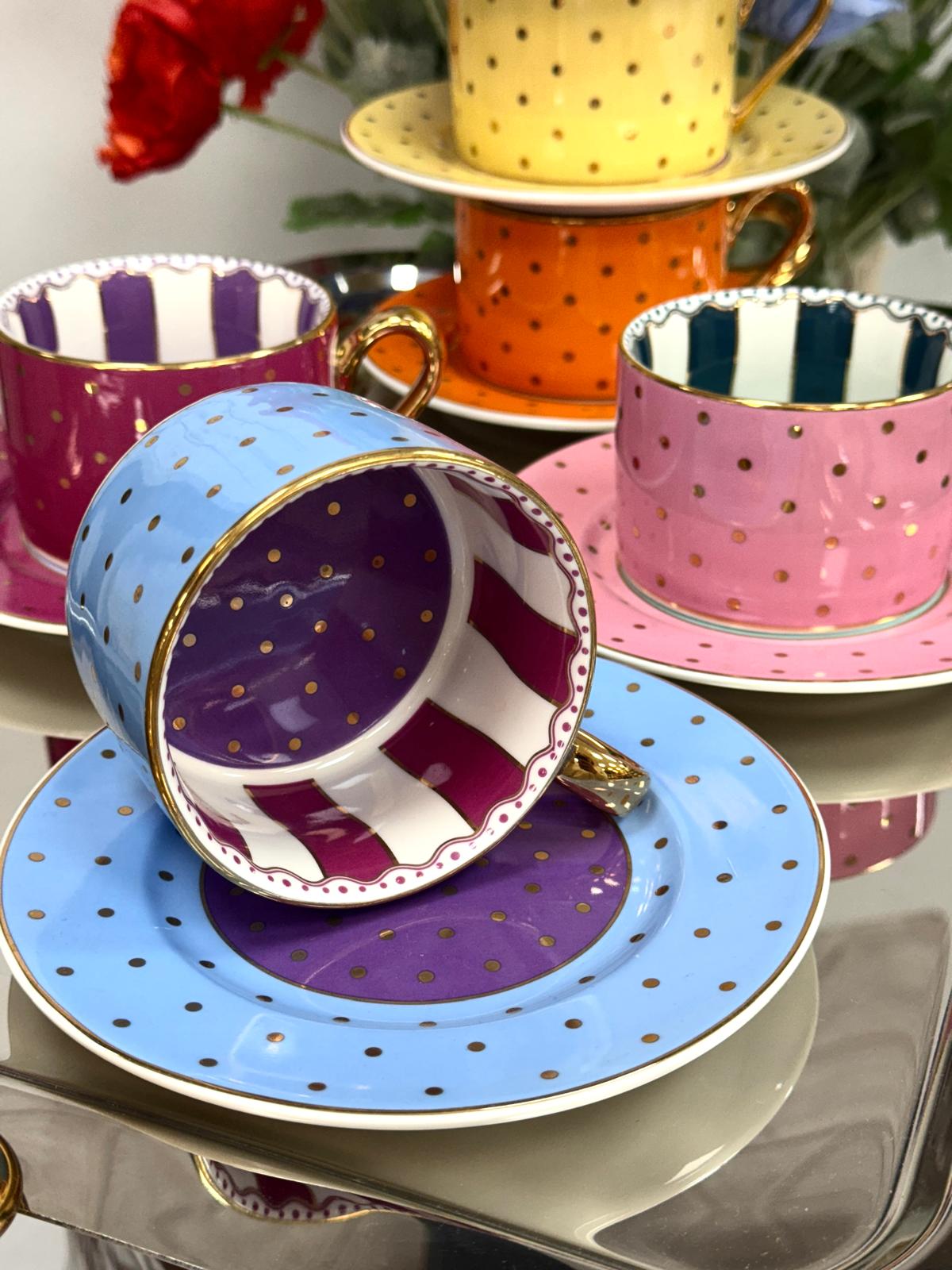 Puantiyeli Porselen Çay Fincan Takımı 200 cc