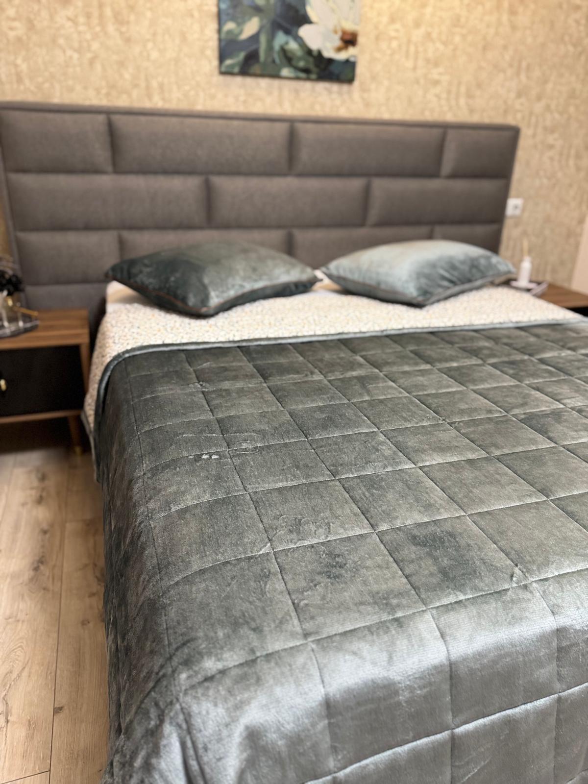 Yumuşak Kadife Çift Kişilik Yatak Örtüsü 240/245 cm