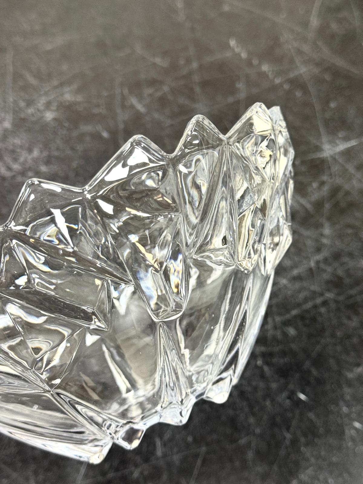 Cam Kristal Kase 24 Cm