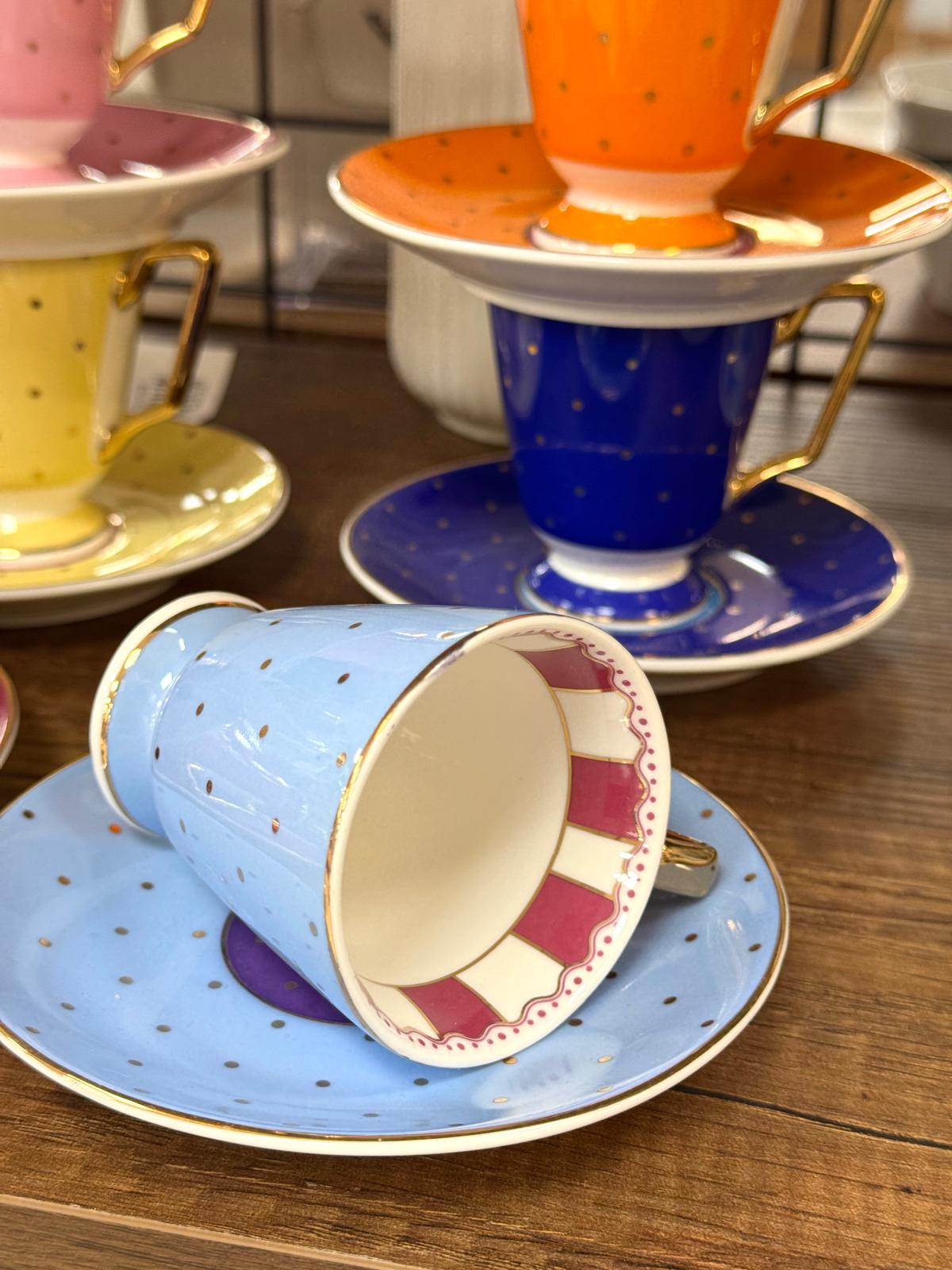 PUANTİYELİ PORSELEN FİNCAN TAKIMI 6 KİŞİLİK