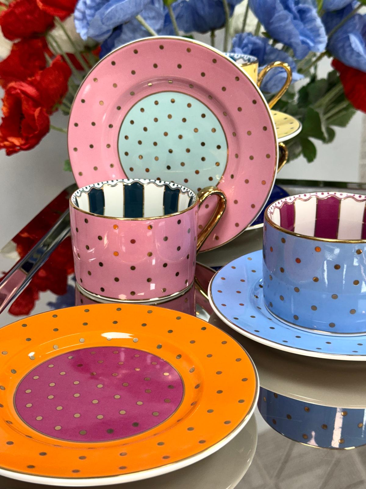 Puantiyeli Porselen Çay Fincan Takımı 200 cc