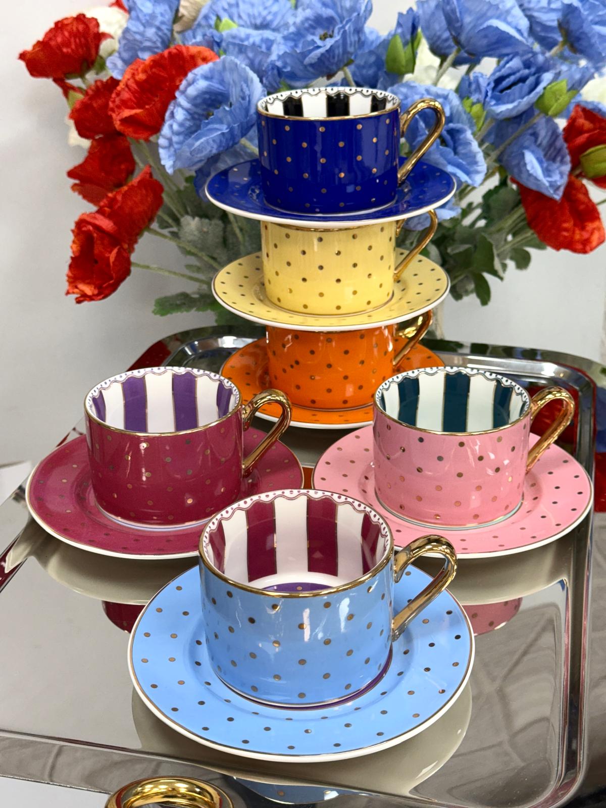 Puantiyeli Porselen Çay Fincan Takımı 200 cc