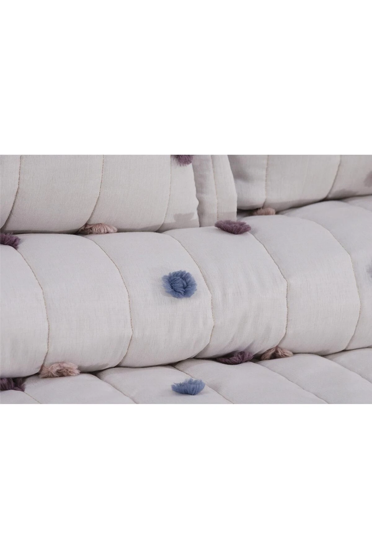 Ponponlu Çift Kişilik Krem Yatak Örtüsü 250/260 Cm