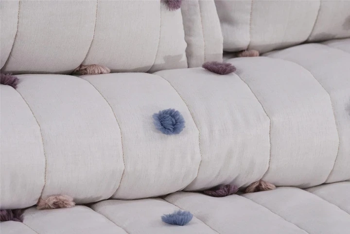 Berry Concept Ponponlu Çift Kişilik Krem Yatak Örtüsü 240/250 cm