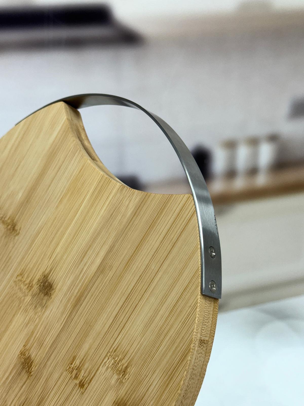 Bambum Zoe Metal Kulplu Kesme Tahtası 30 Cm