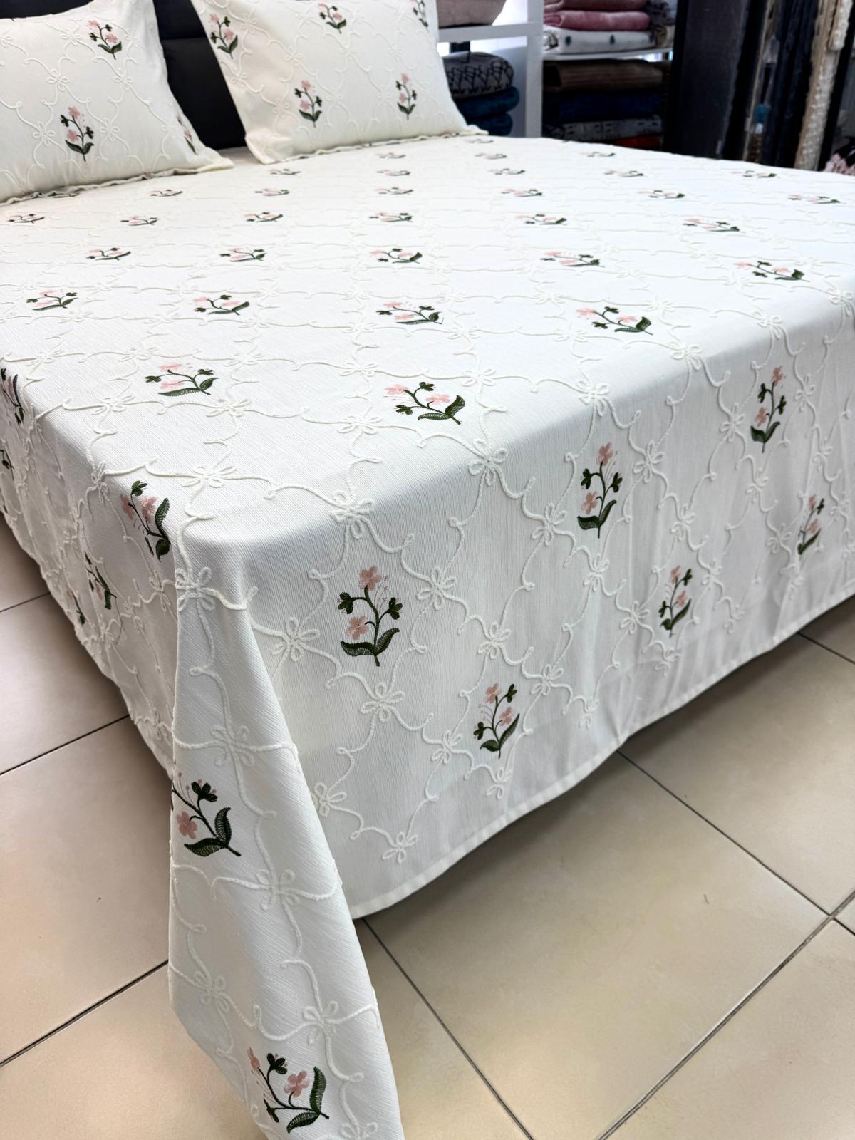 GARDEN ÇİFT KİŞİLİK NAKIŞLI PİKE TAKIMI 260/260 CM